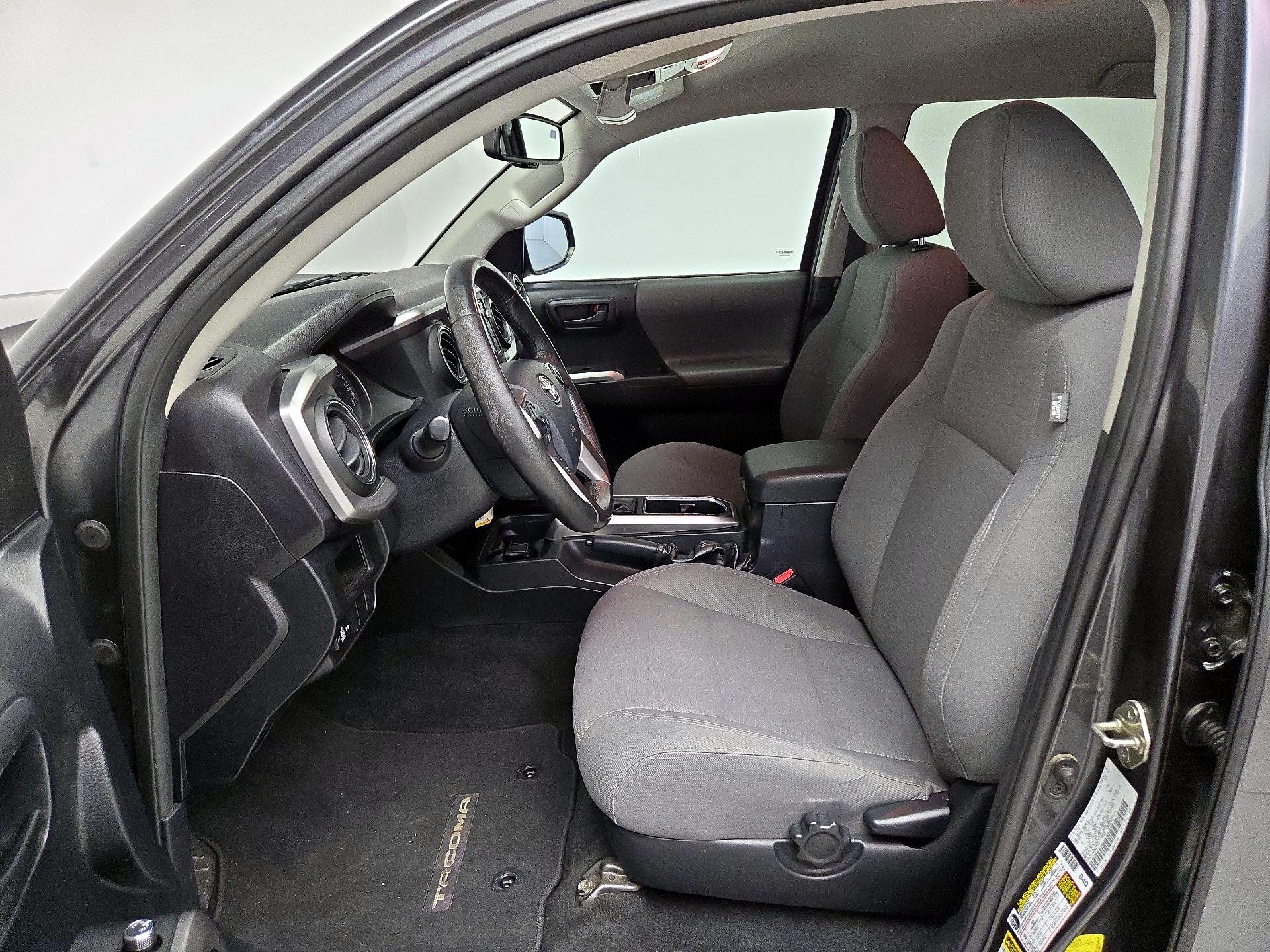 Thumbnail: 2017 Toyota Tacoma - 11