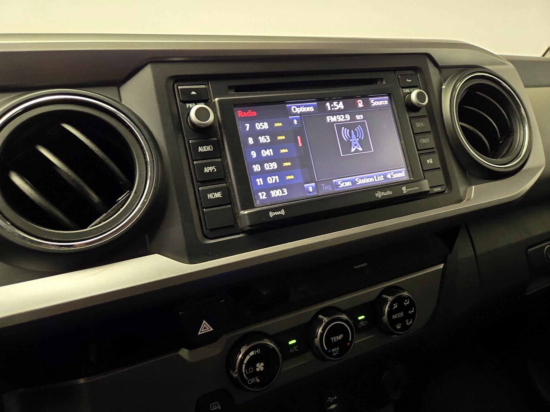 Thumbnail: 2017 Toyota Tacoma - 15