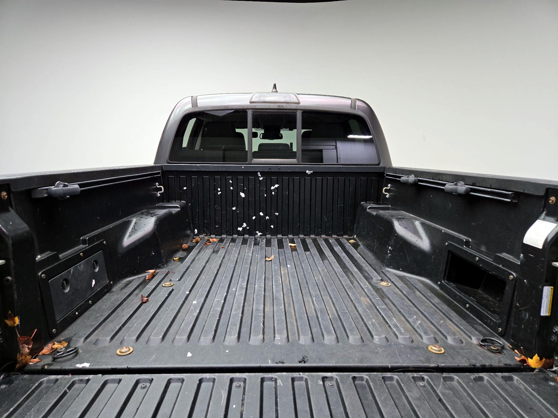 Thumbnail: 2017 Toyota Tacoma - 20