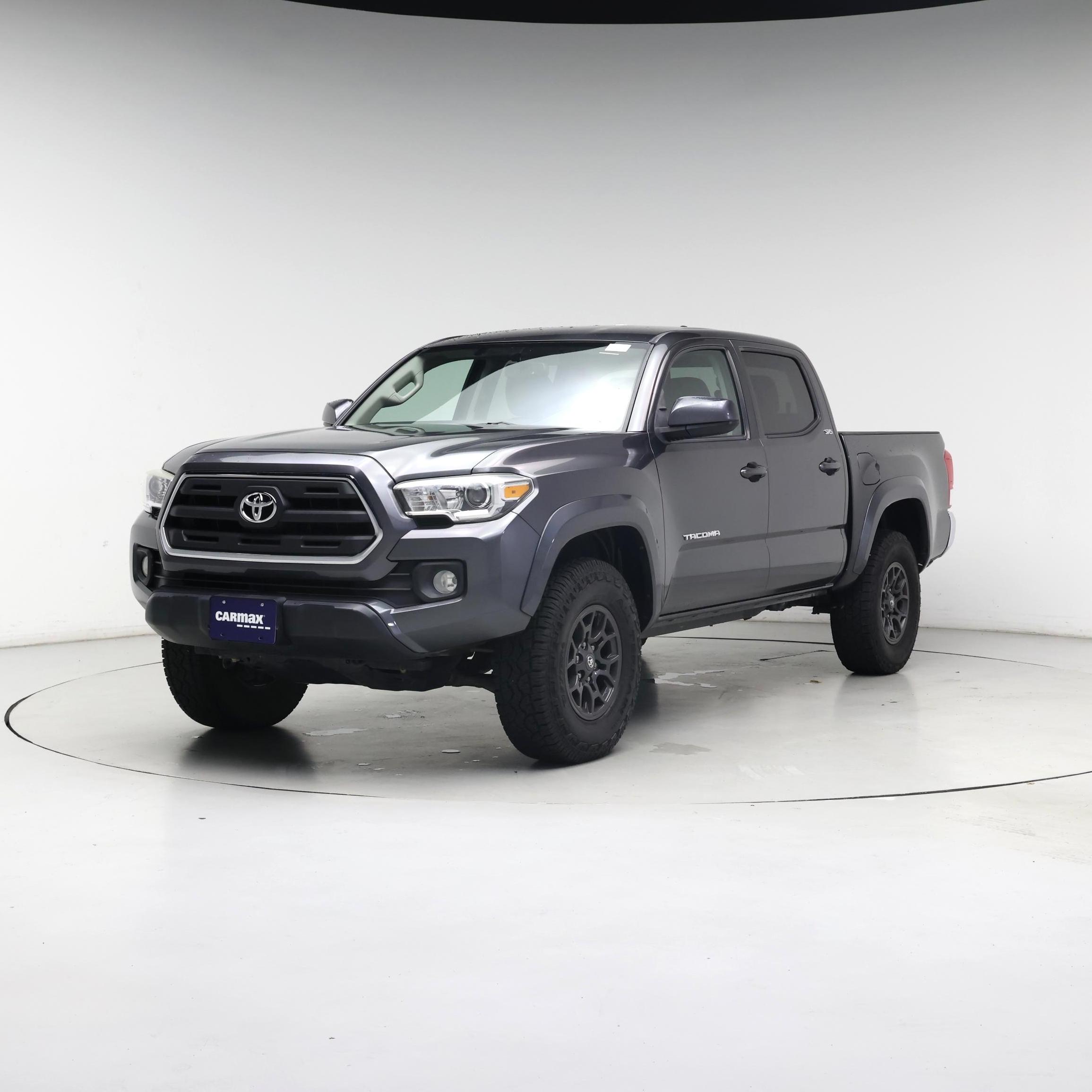 Thumbnail: 2017 Toyota Tacoma - 4
