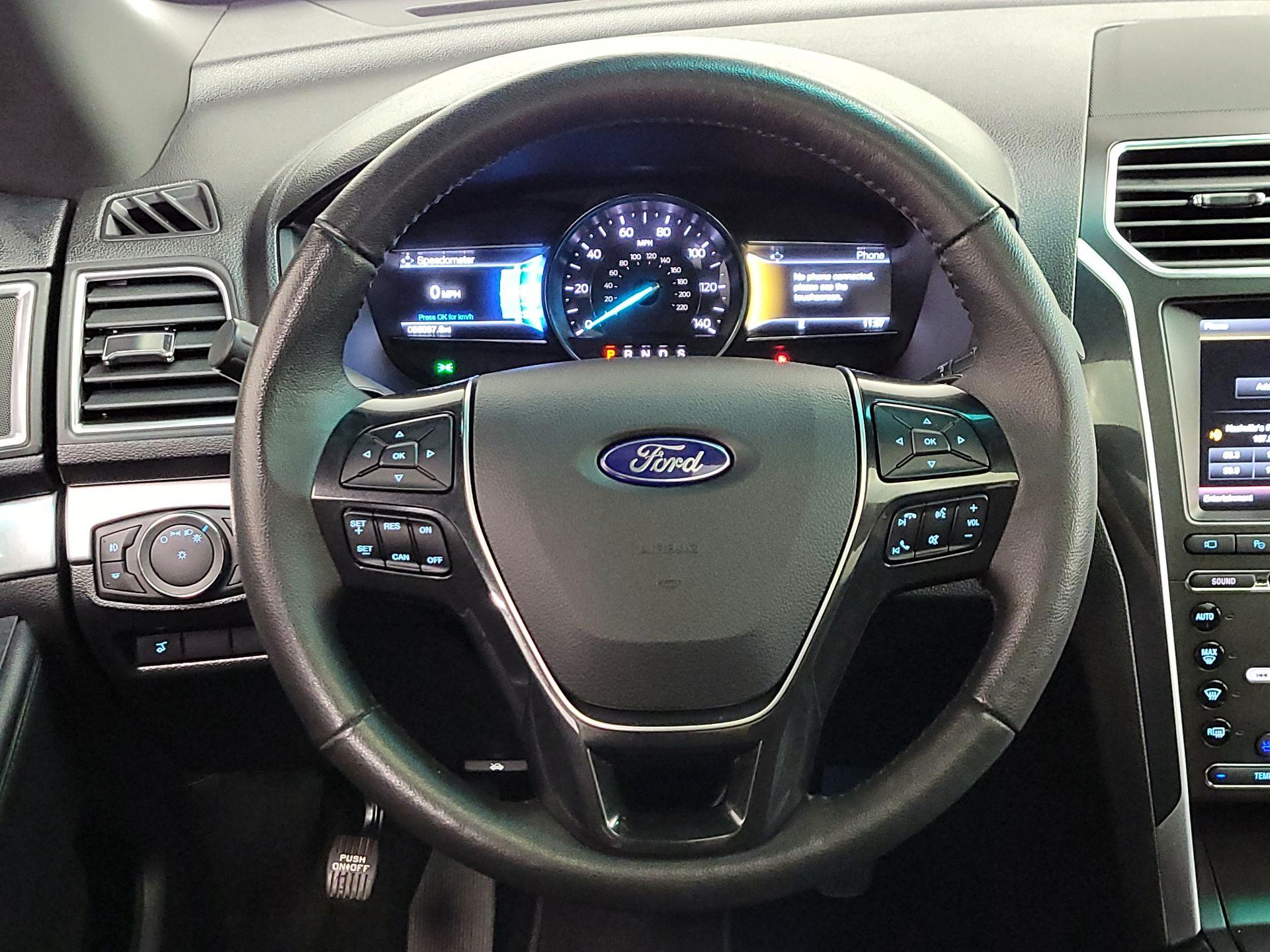 Thumbnail: 2016 Ford Explorer - 10