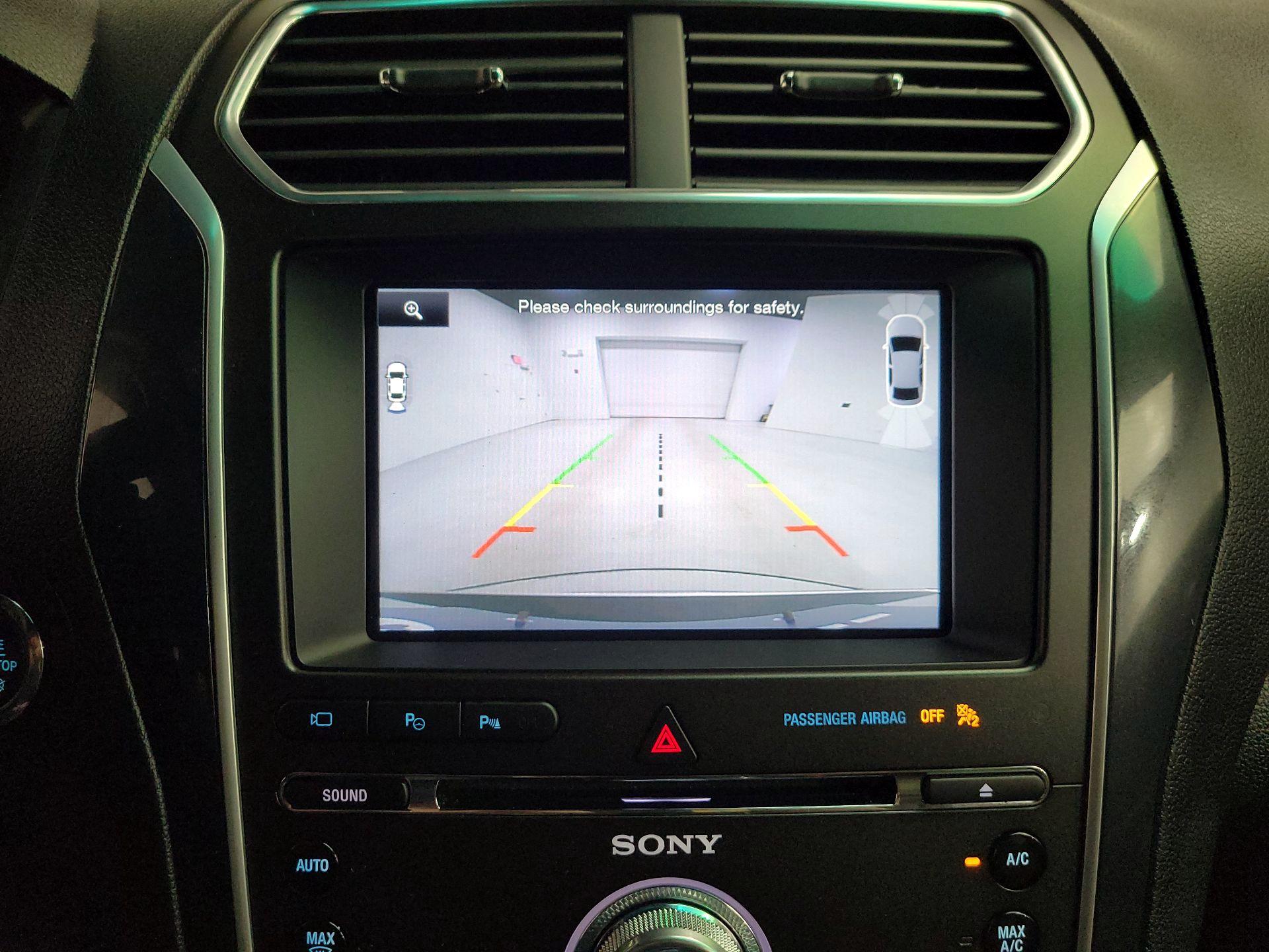 Thumbnail: 2016 Ford Explorer - 14