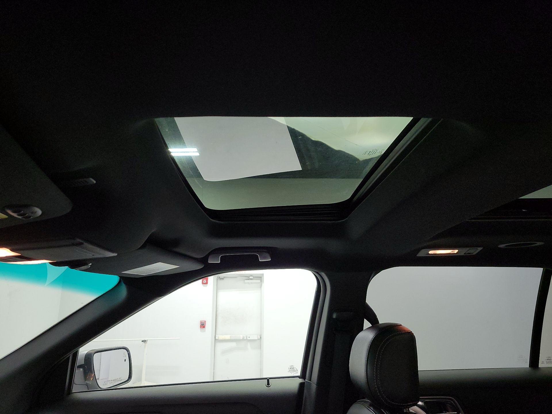 Thumbnail: 2016 Ford Explorer - 19