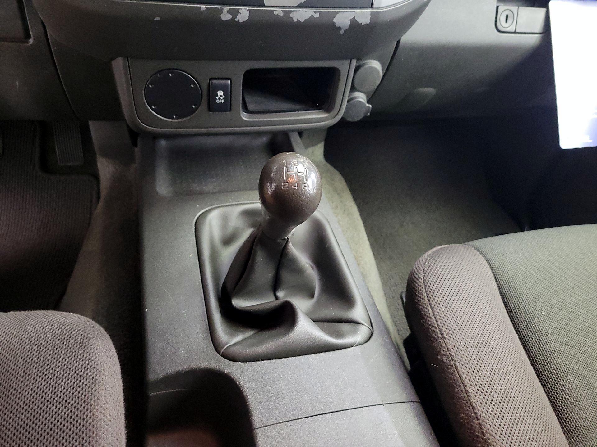 Thumbnail: 2016 Nissan Frontier - 16