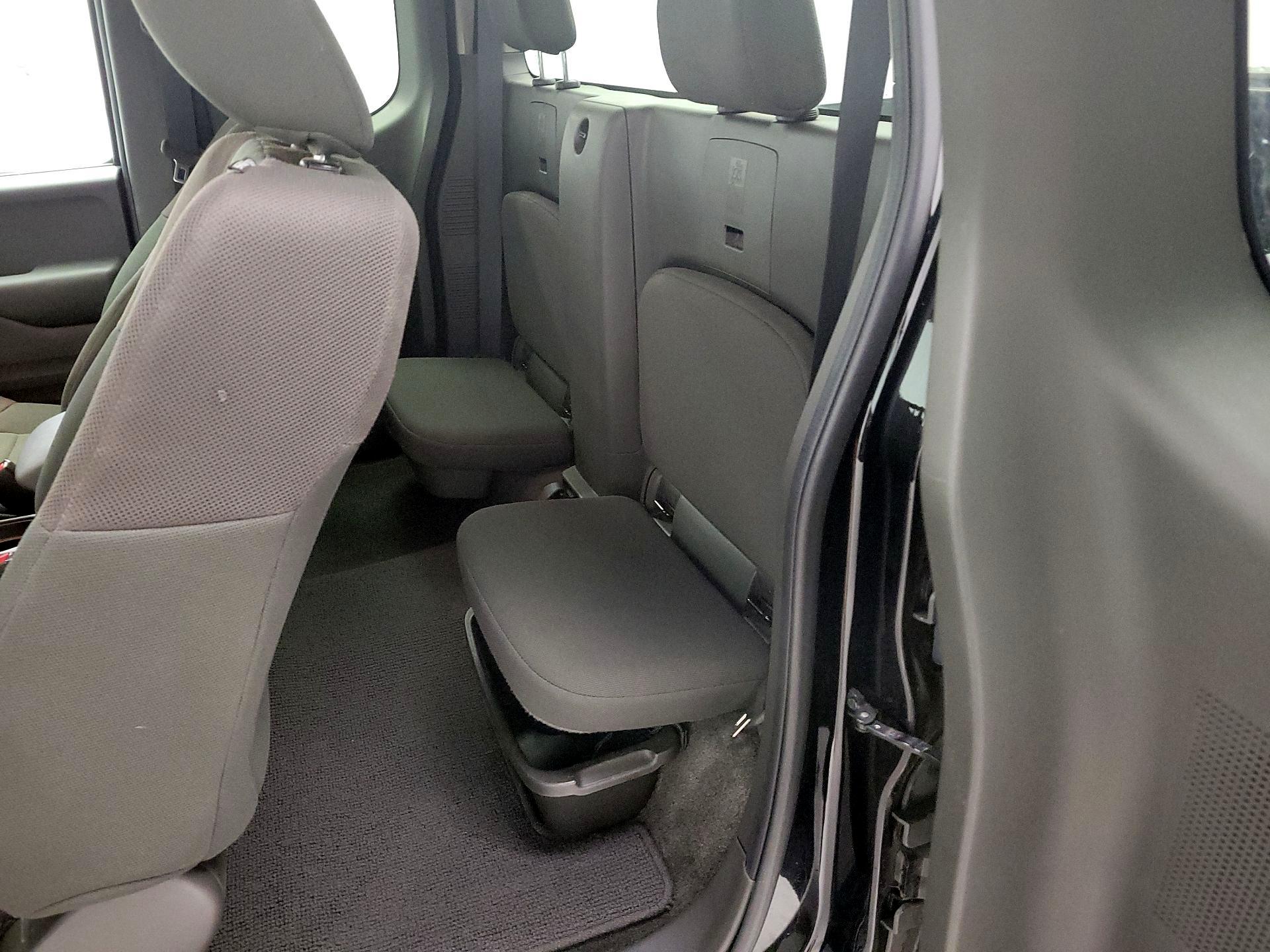 Thumbnail: 2016 Nissan Frontier - 18