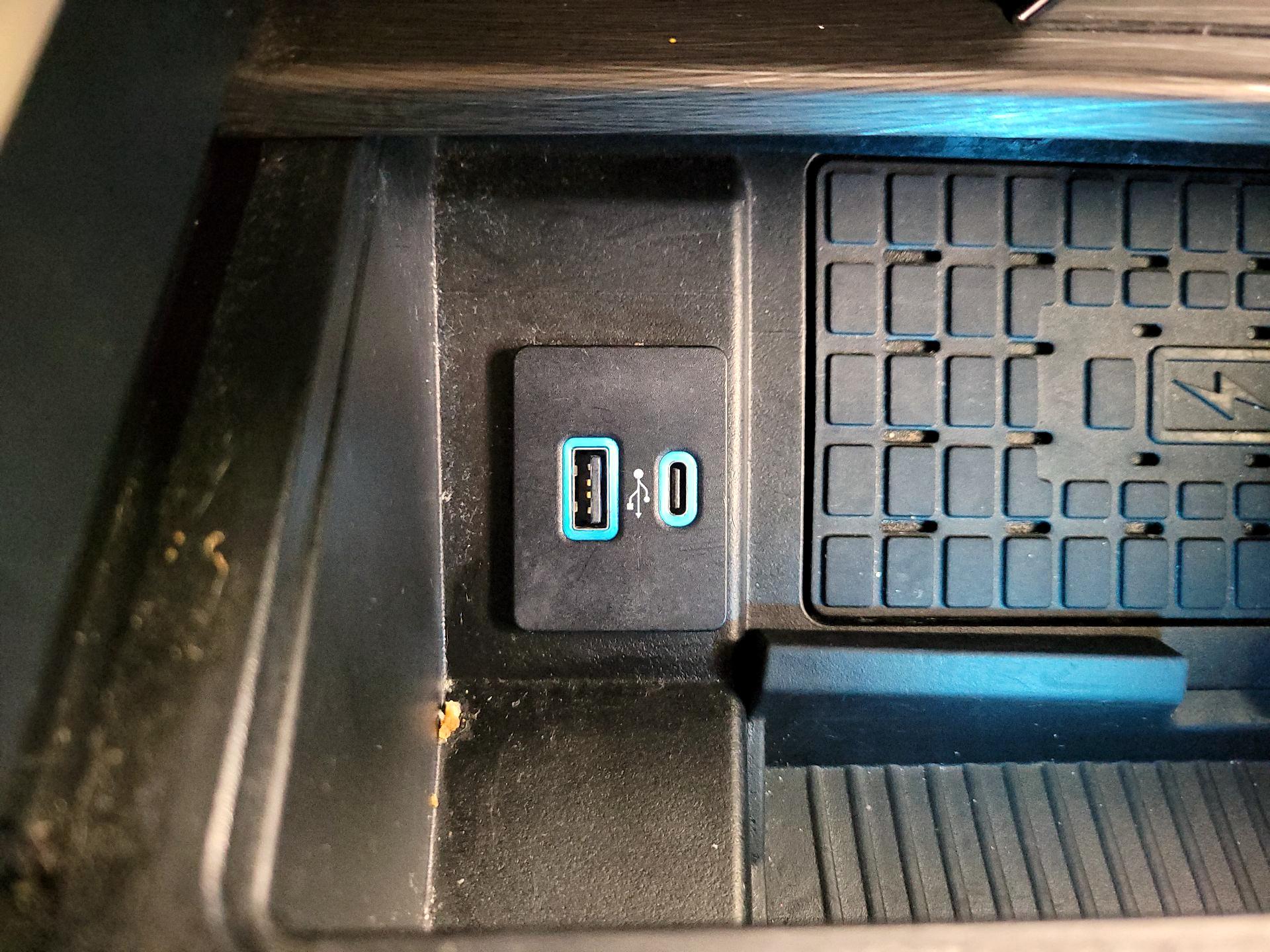 Thumbnail: 2023 Ford Expedition MAX - 19