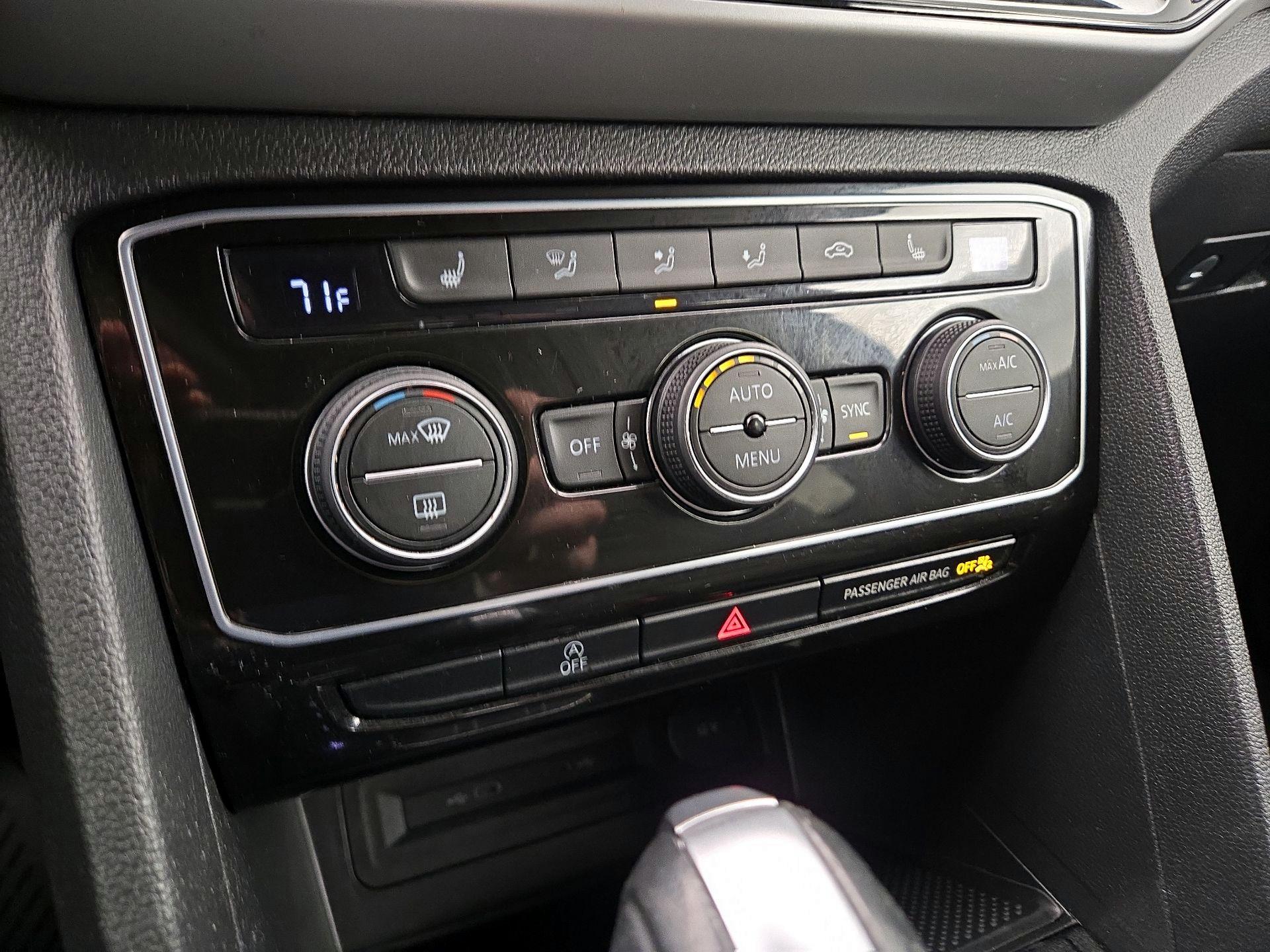 Thumbnail: 2023 Volkswagen Atlas - 16