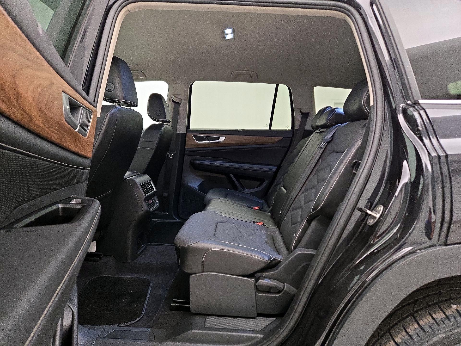 Thumbnail: 2024 Volkswagen Atlas - 19