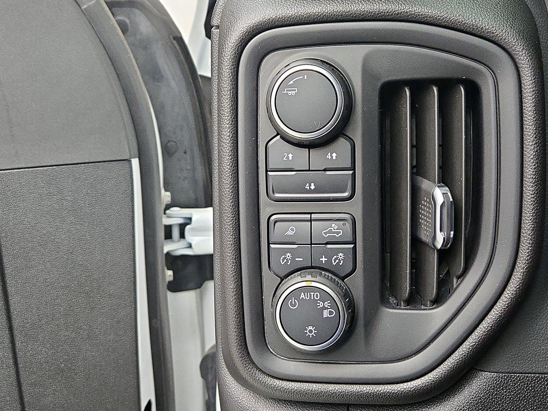 Thumbnail: 2025 Chevrolet Silverado 2500 - 13