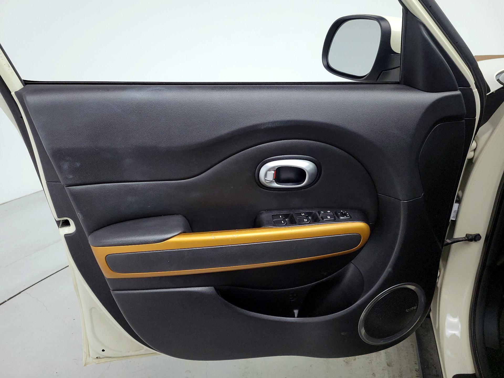 Thumbnail: 2016 Kia Soul - 12