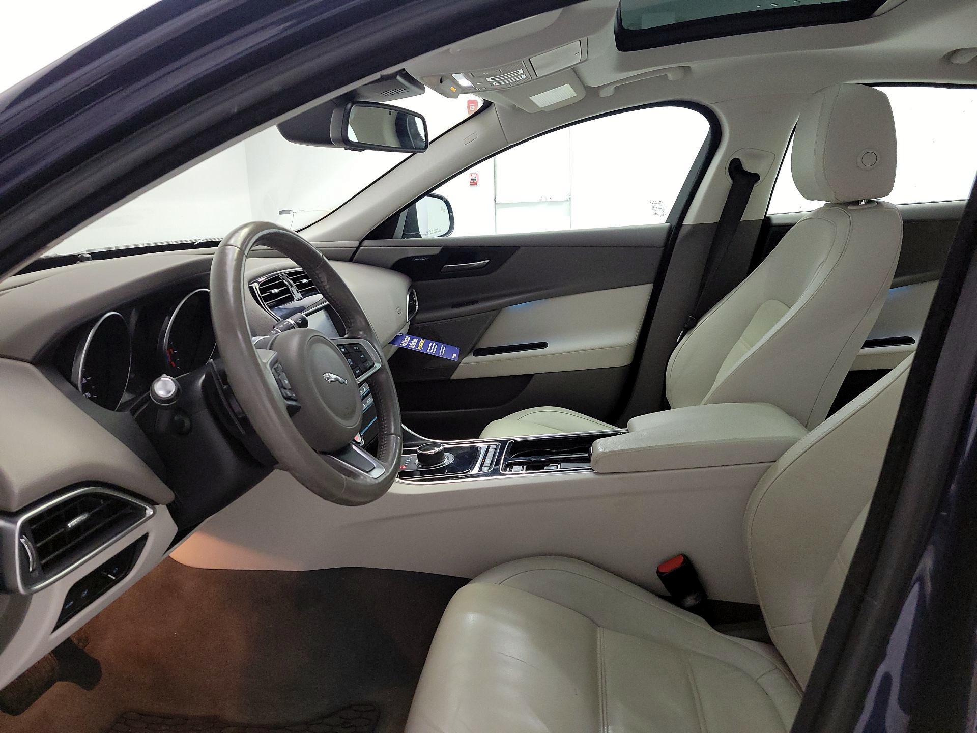 Thumbnail: 2018 Jaguar XE - 11