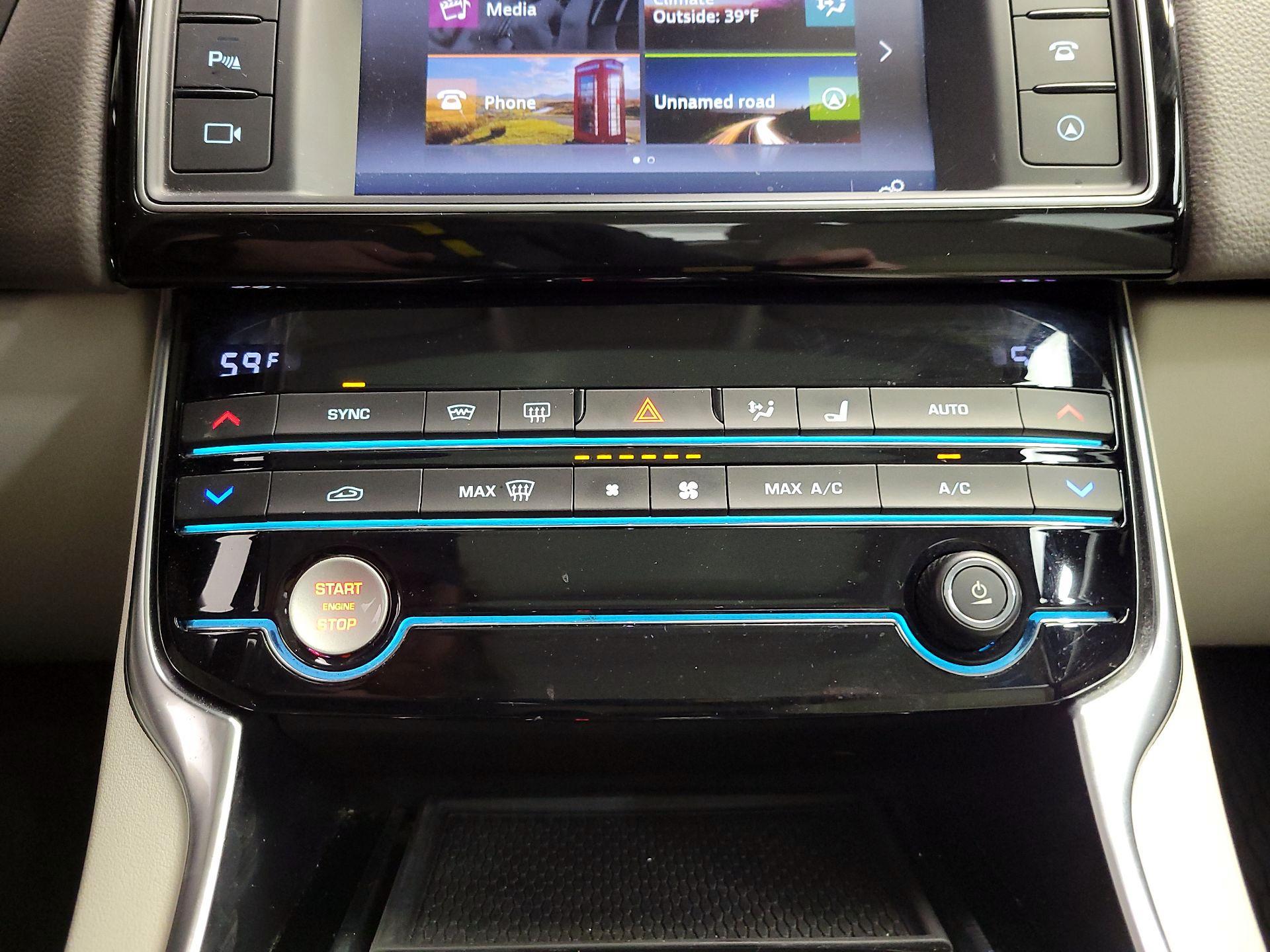 Thumbnail: 2018 Jaguar XE - 17