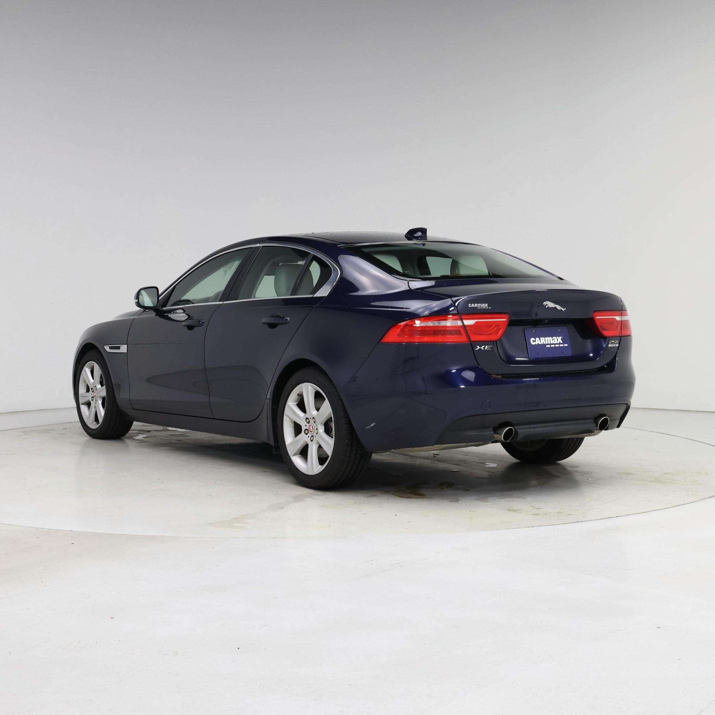 Thumbnail: 2018 Jaguar XE - 2