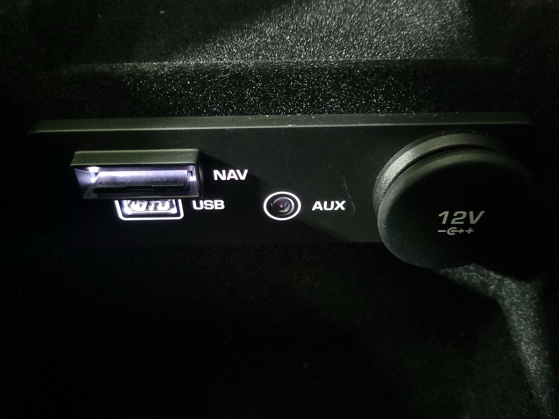 Thumbnail: 2018 Jaguar XE - 19