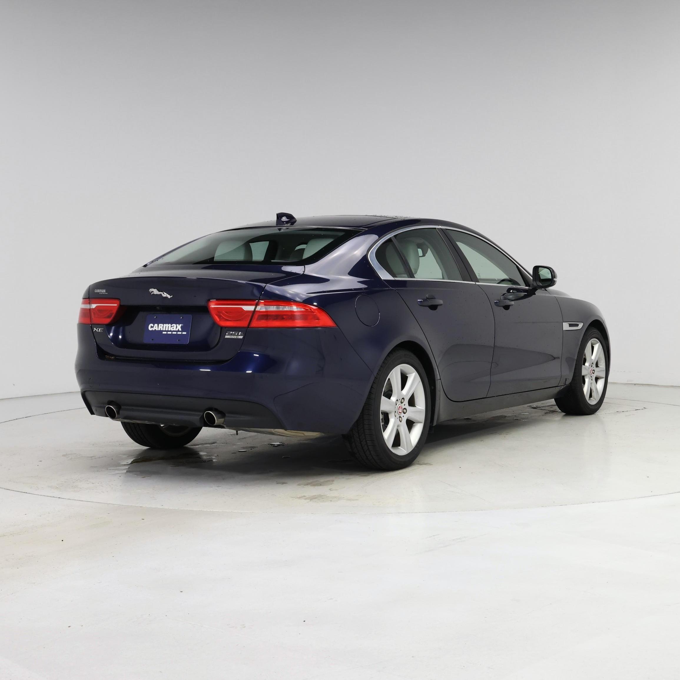 Thumbnail: 2018 Jaguar XE - 8