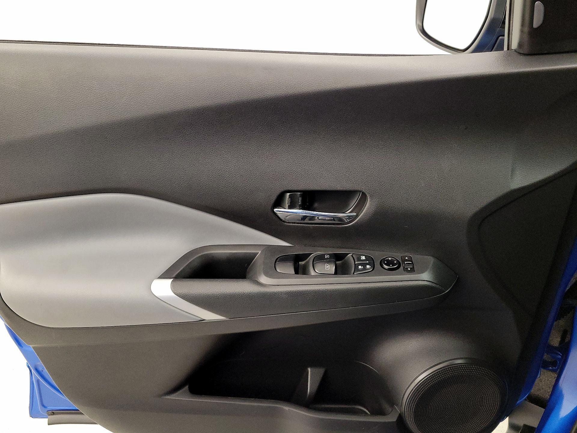 Thumbnail: 2023 Nissan Kicks - 12