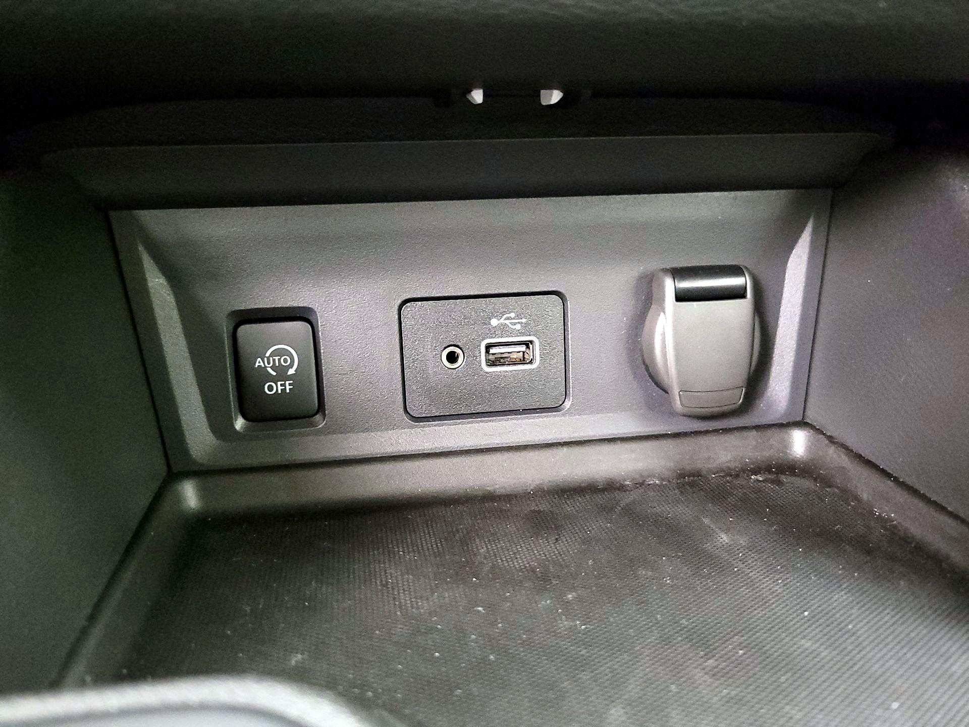 Thumbnail: 2025 Nissan Sentra - 18