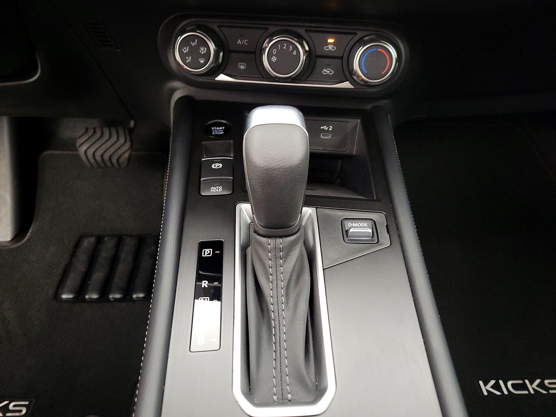 Thumbnail: 2025 Nissan Kicks - 16