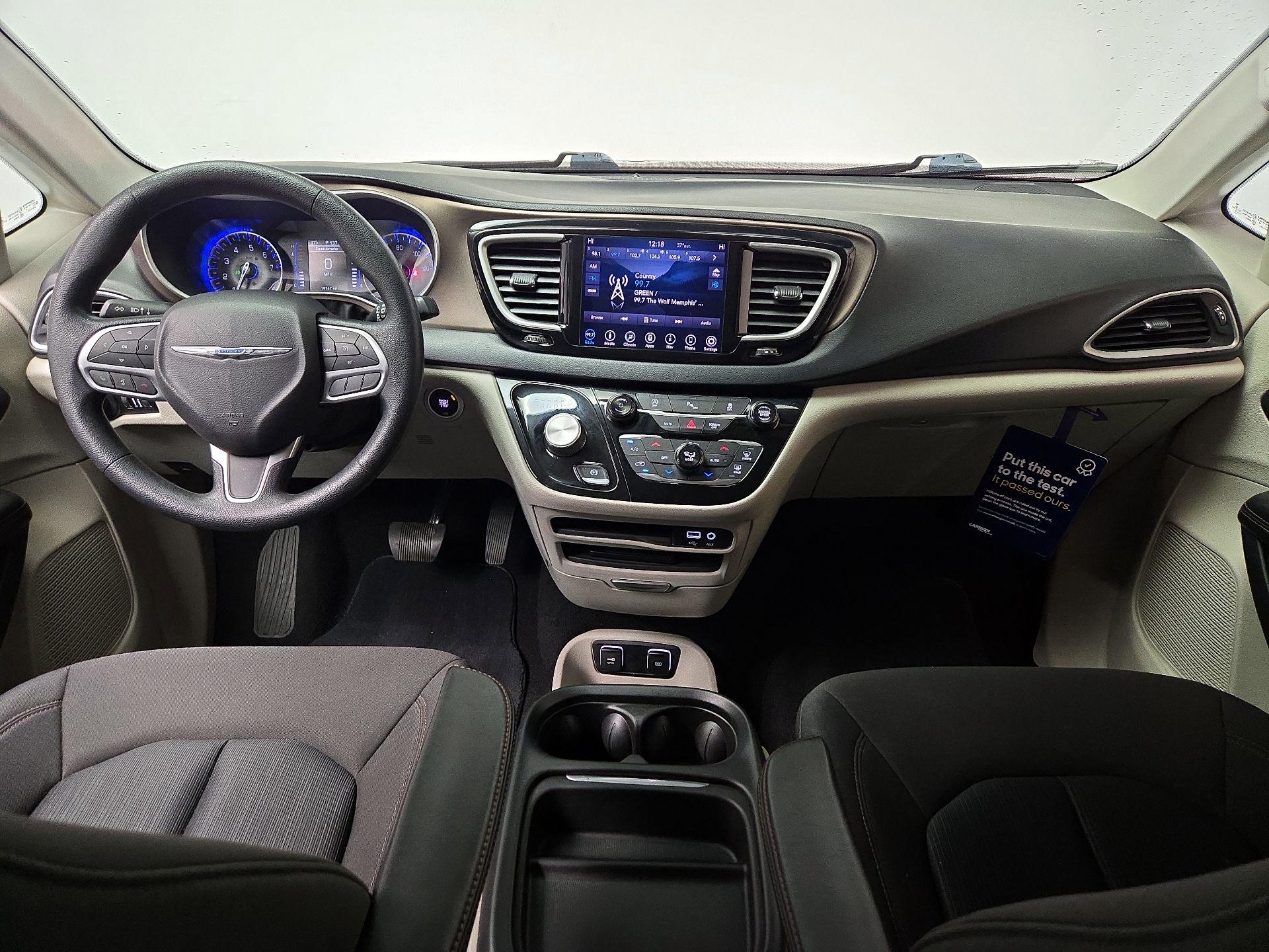 Thumbnail: 2019 Chrysler Pacifica - 9