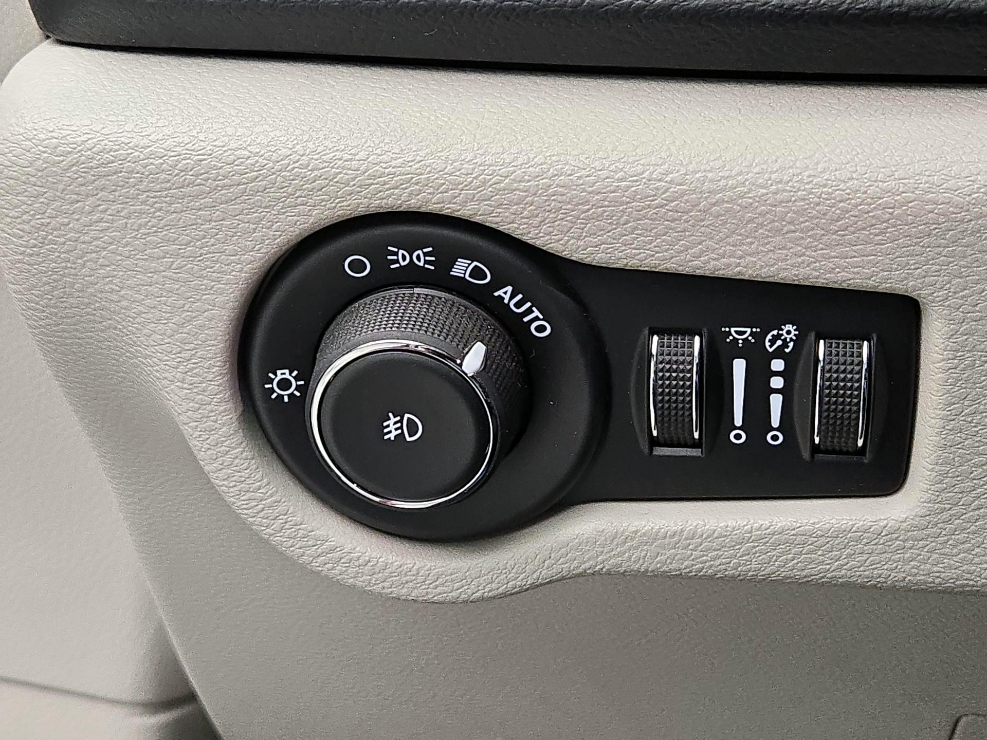 Thumbnail: 2019 Chrysler Pacifica - 13