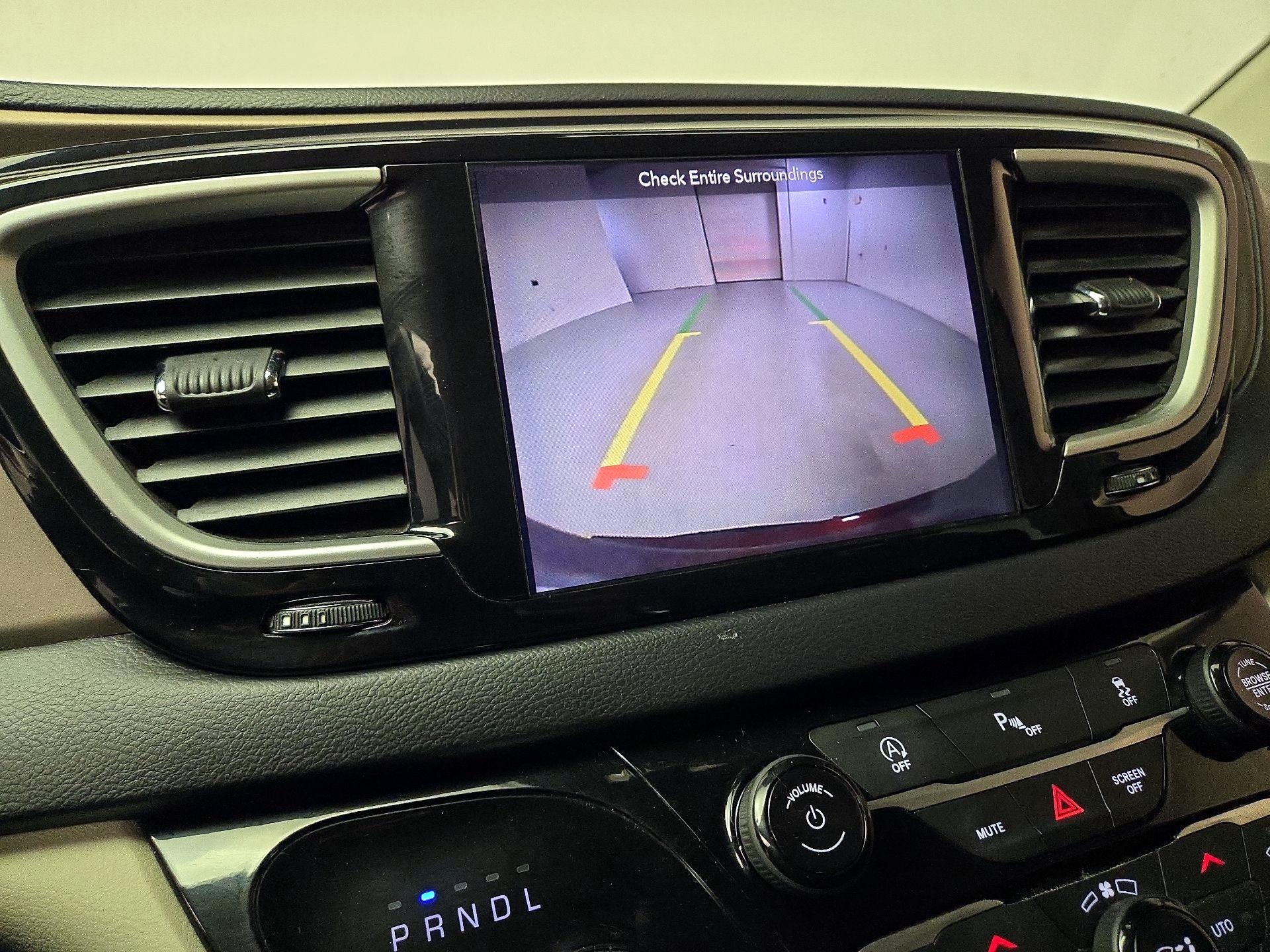 Thumbnail: 2019 Chrysler Pacifica - 15