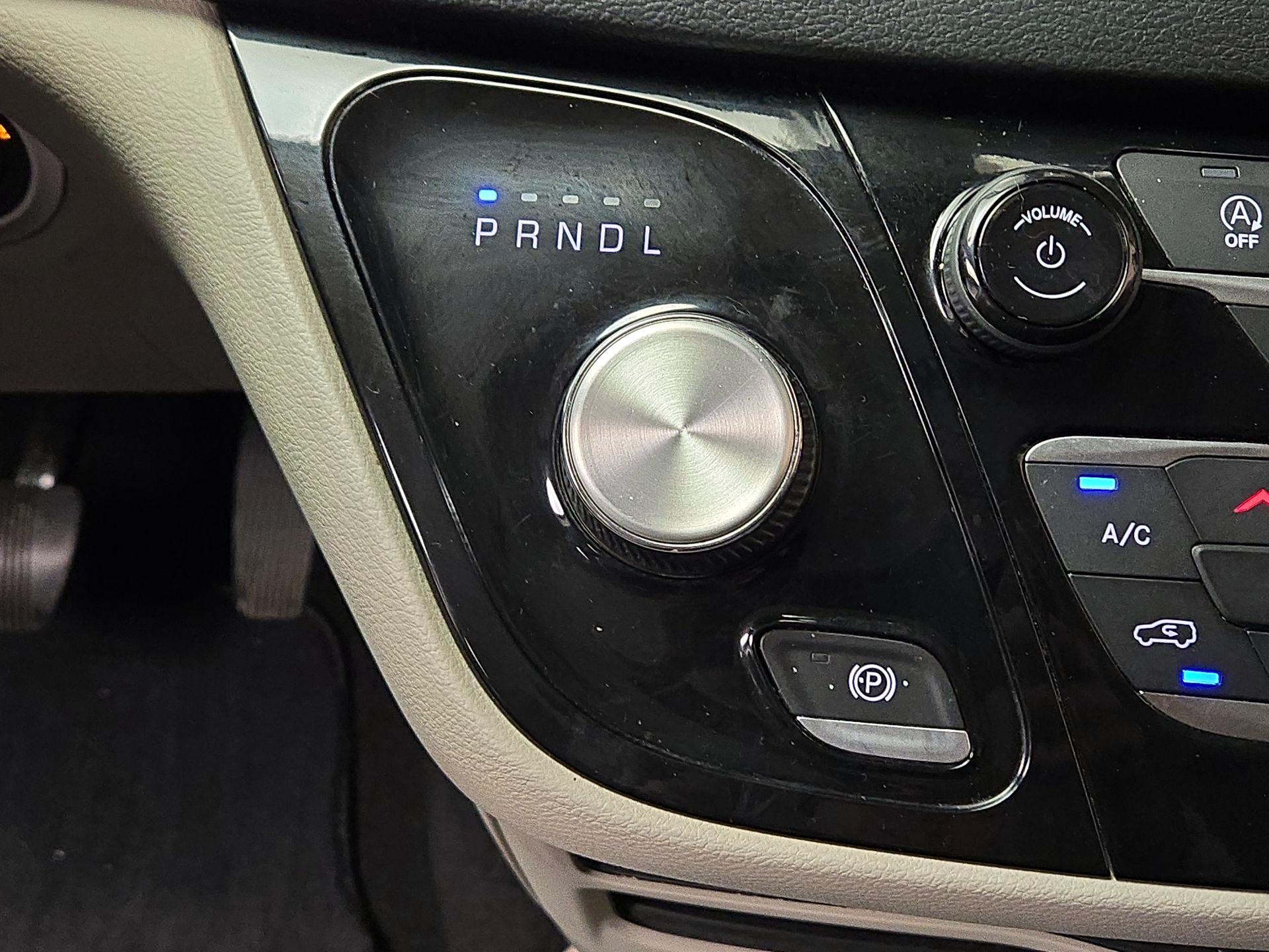 Thumbnail: 2019 Chrysler Pacifica - 18