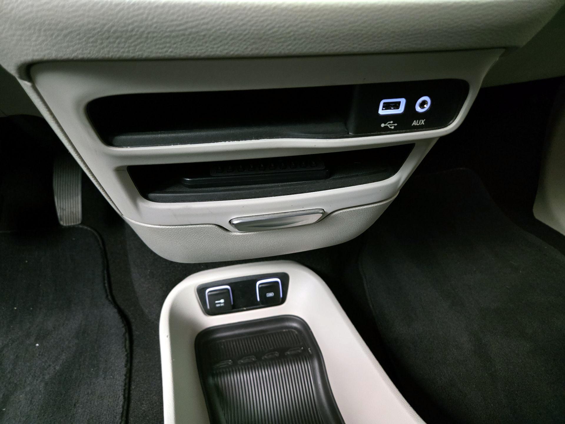 Thumbnail: 2019 Chrysler Pacifica - 19