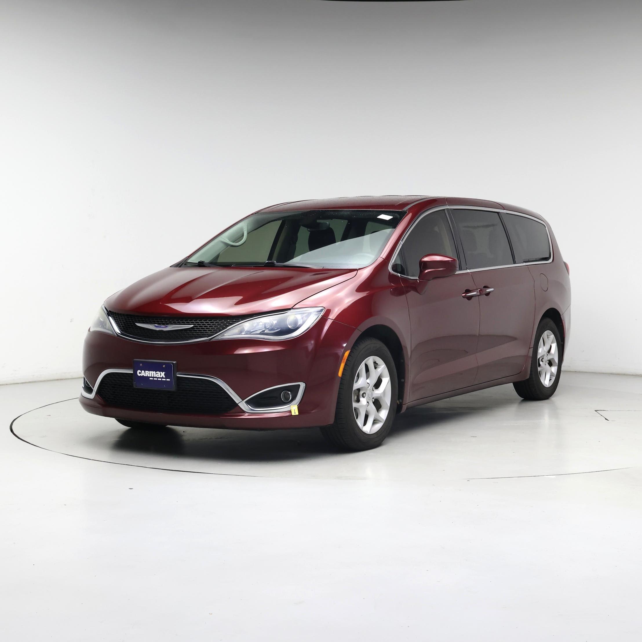 Thumbnail: 2019 Chrysler Pacifica - 4