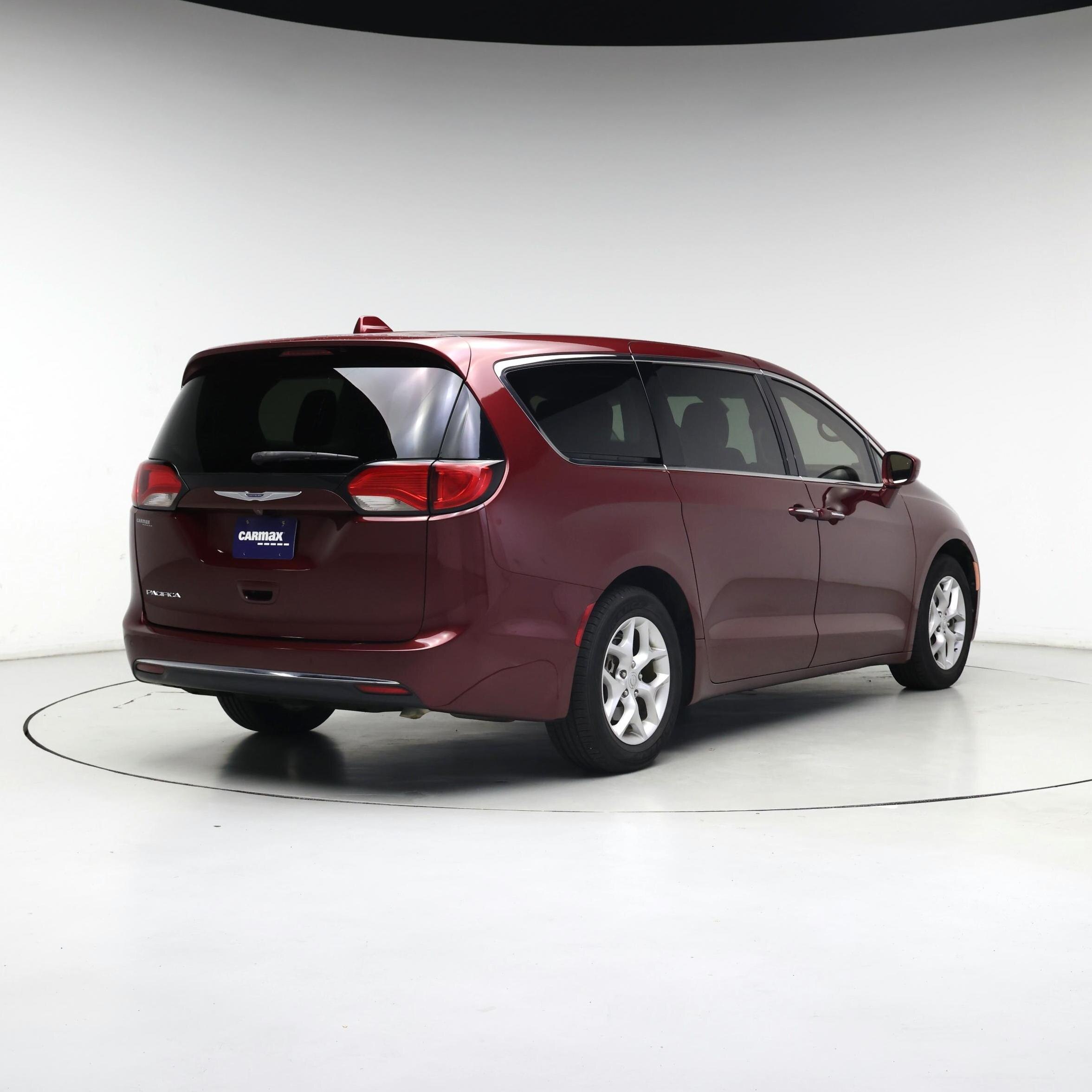 Thumbnail: 2019 Chrysler Pacifica - 8