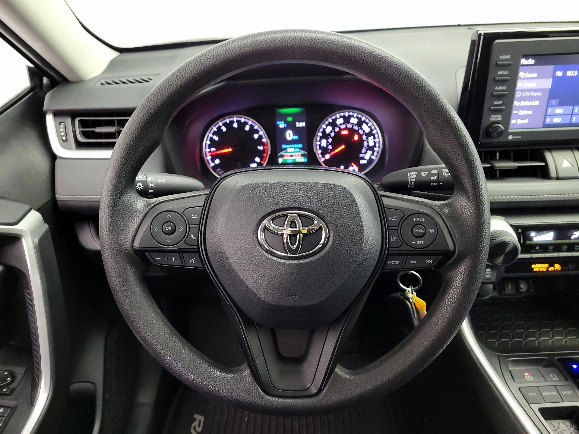 Thumbnail: 2020 Toyota RAV4 - 10