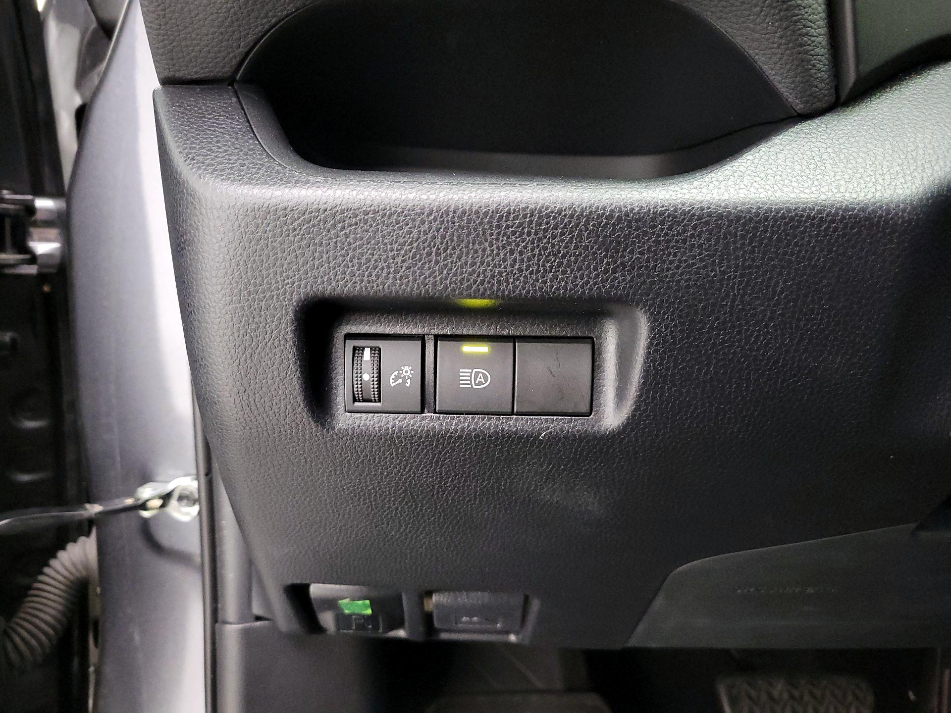 Thumbnail: 2020 Toyota RAV4 - 13