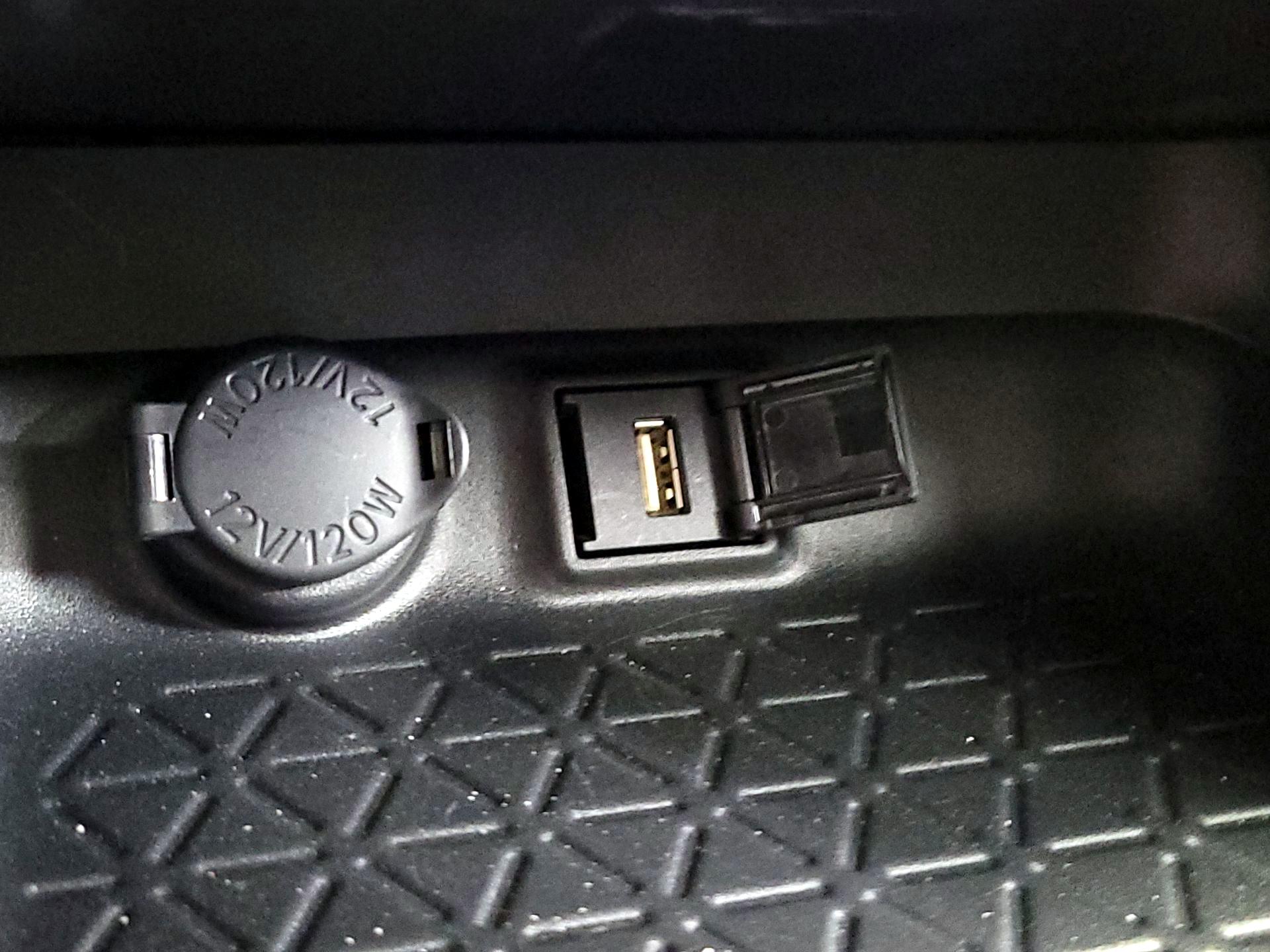 Thumbnail: 2020 Toyota RAV4 - 18