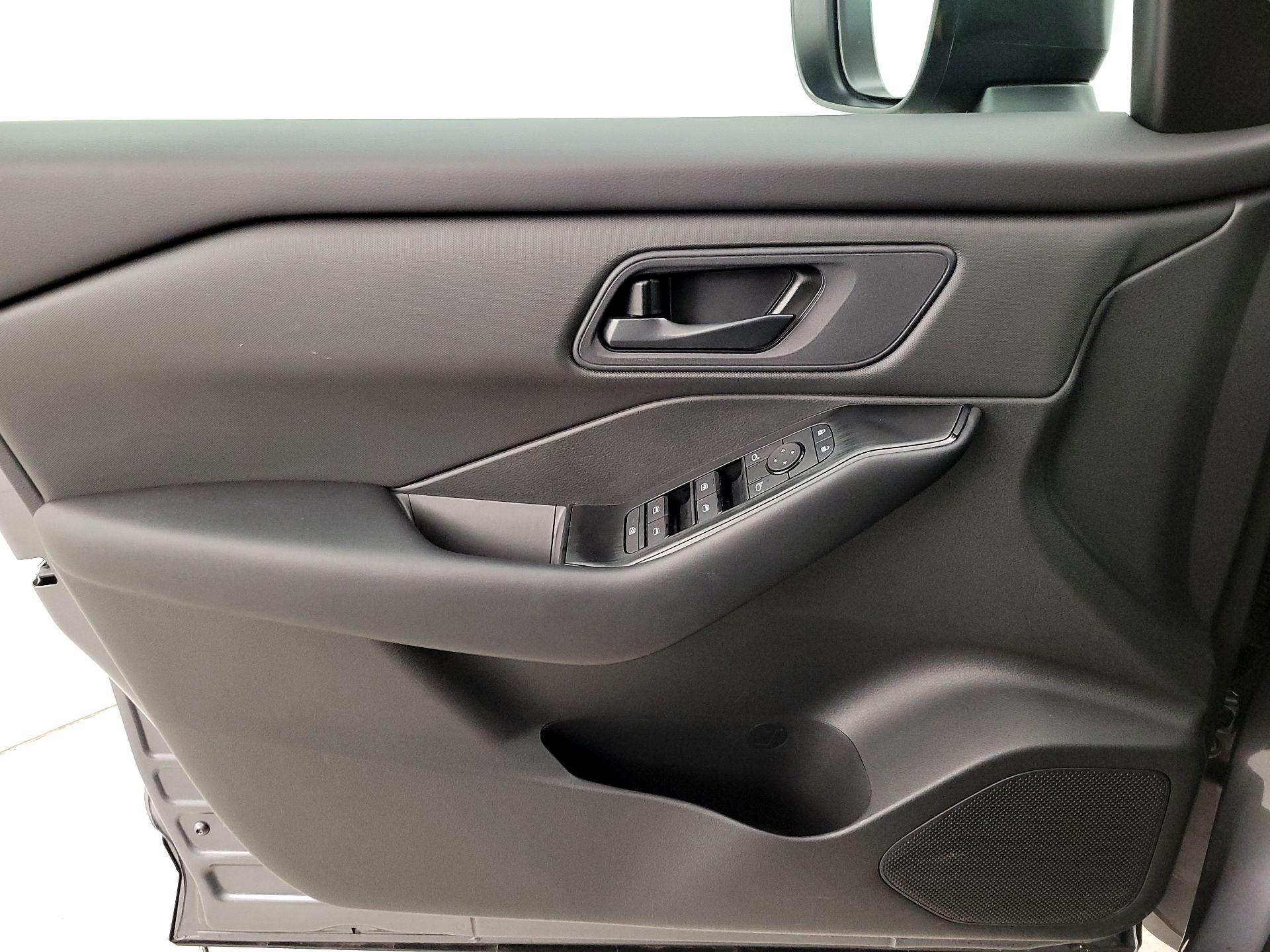 Thumbnail: 2025 Nissan Rogue - 12