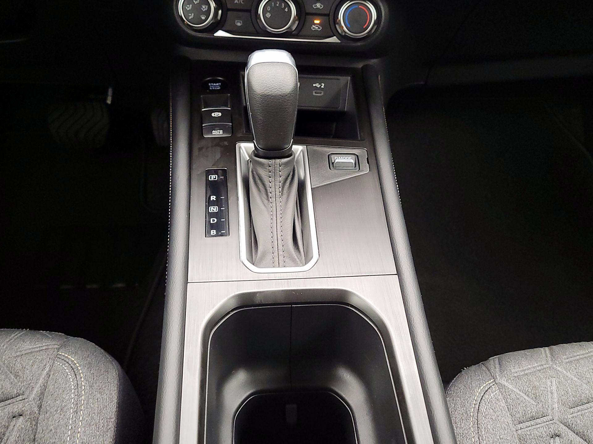 Thumbnail: 2025 Nissan Kicks - 16