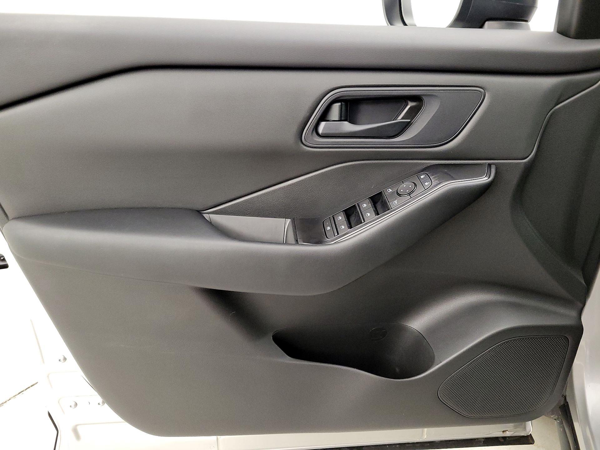 Thumbnail: 2025 Nissan Rogue - 12