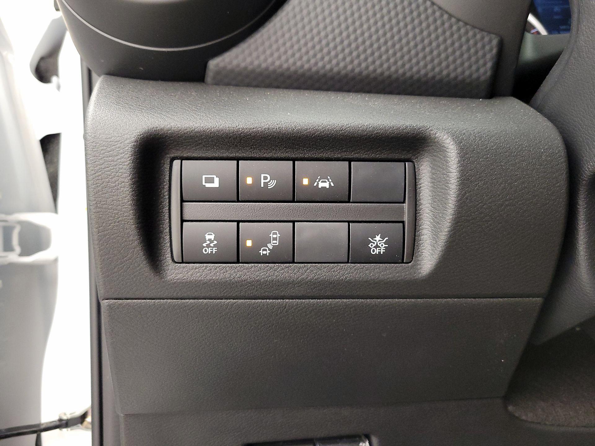 Thumbnail: 2025 Nissan Kicks - 13