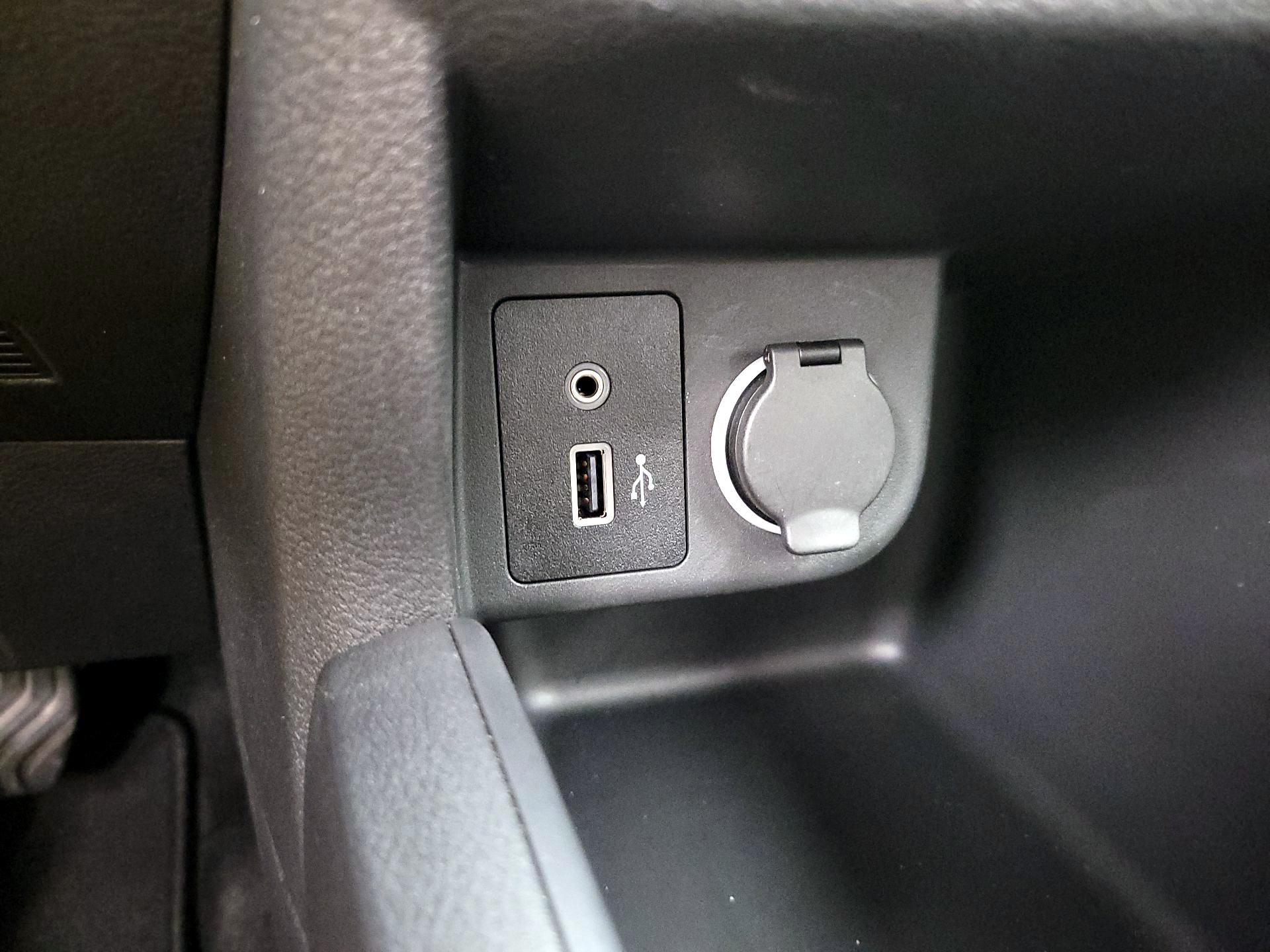 Thumbnail: 2025 Nissan Kicks - 18