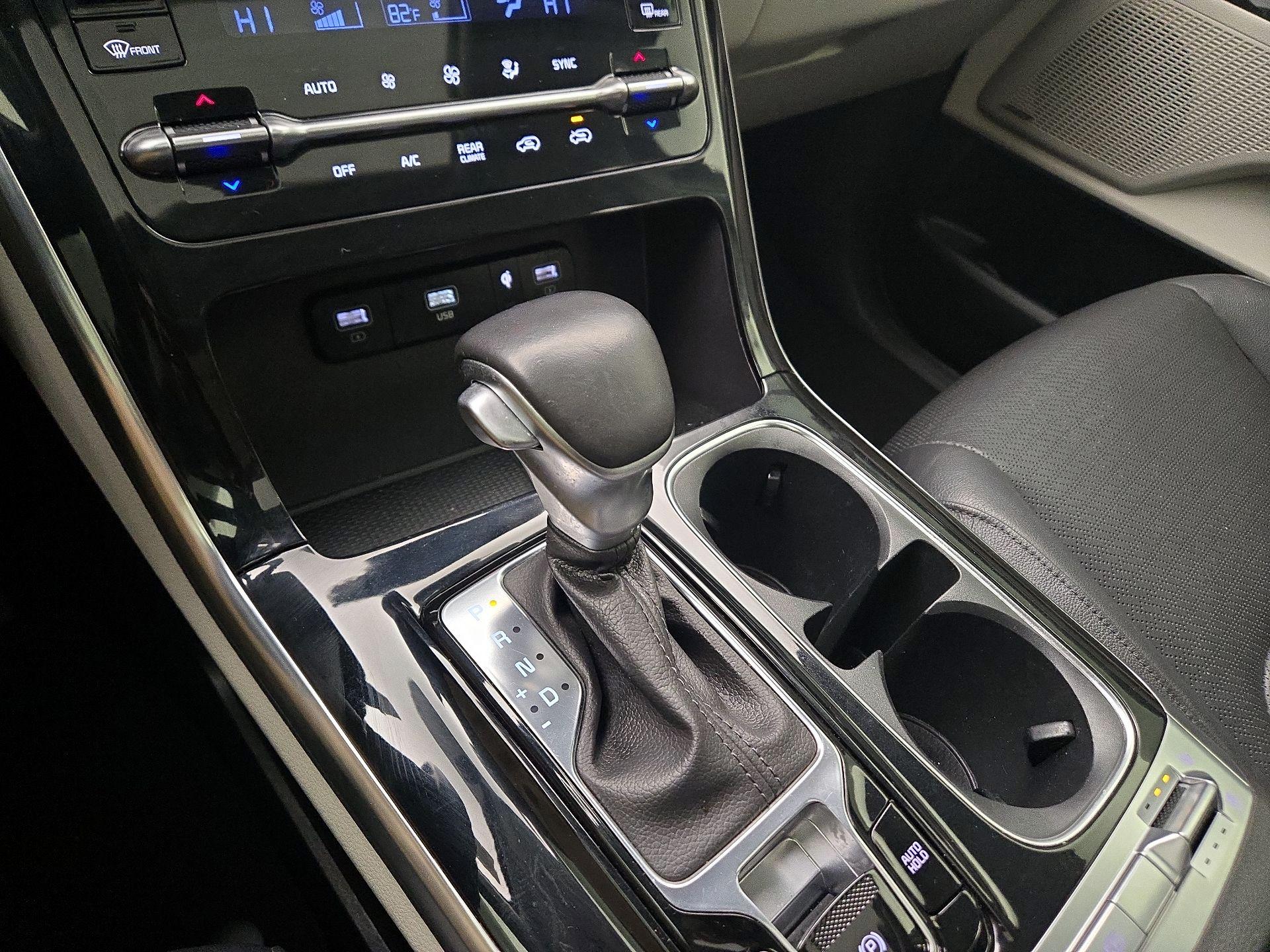 Thumbnail: 2024 Kia Carnival - 17