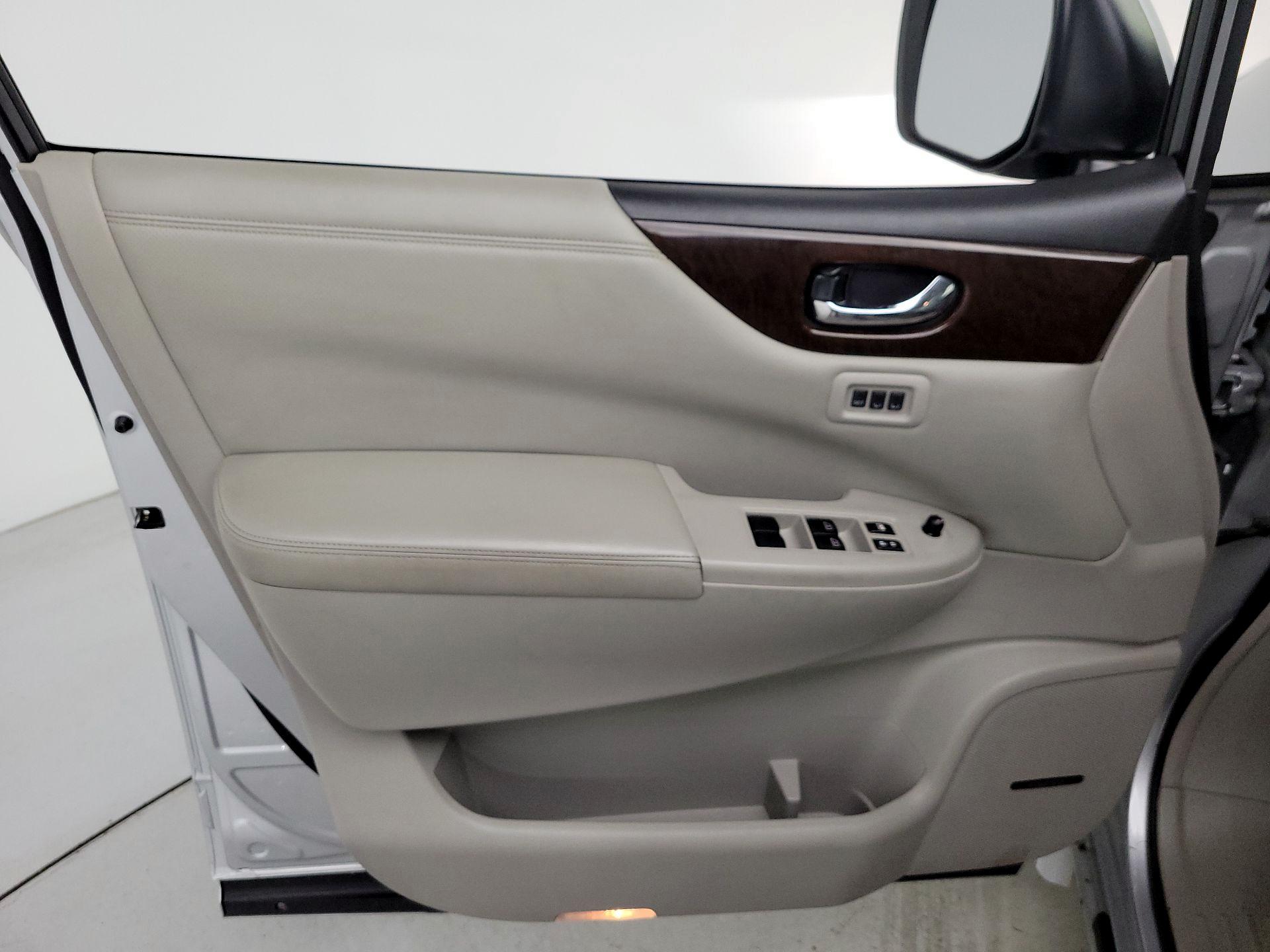 Thumbnail: 2015 Nissan Quest - 12