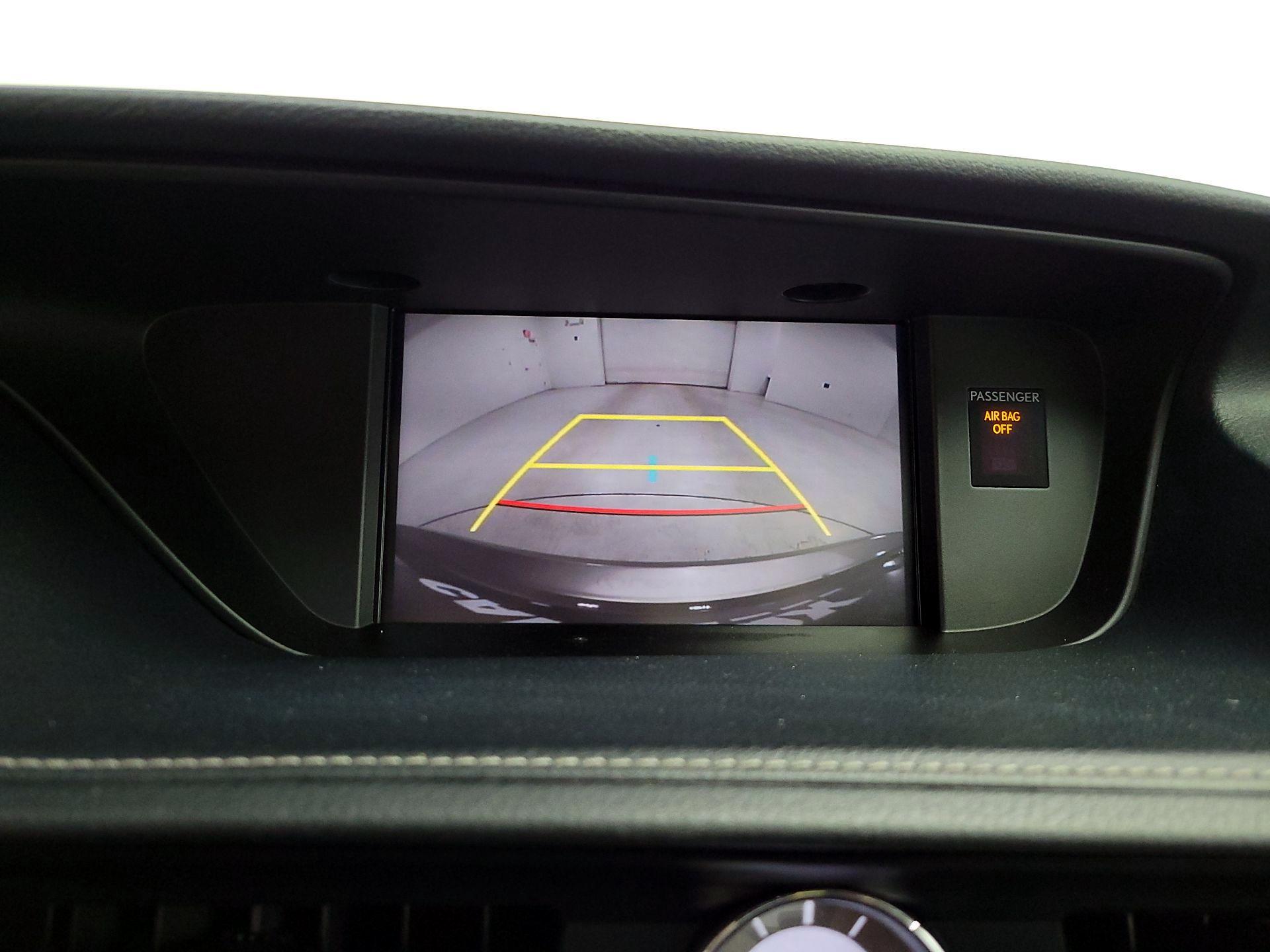 Thumbnail: 2017 Lexus ES - 15