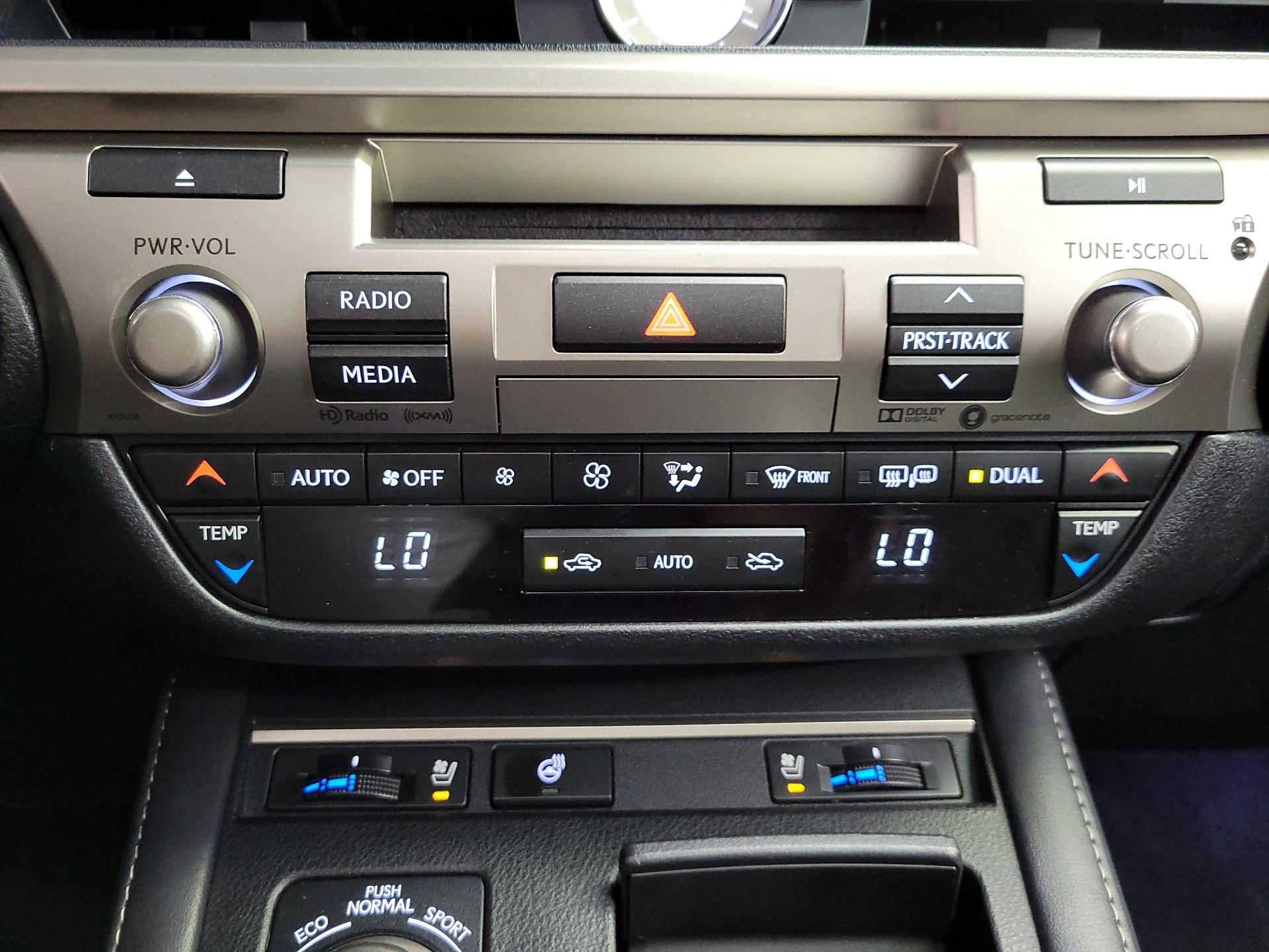 Thumbnail: 2017 Lexus ES - 17