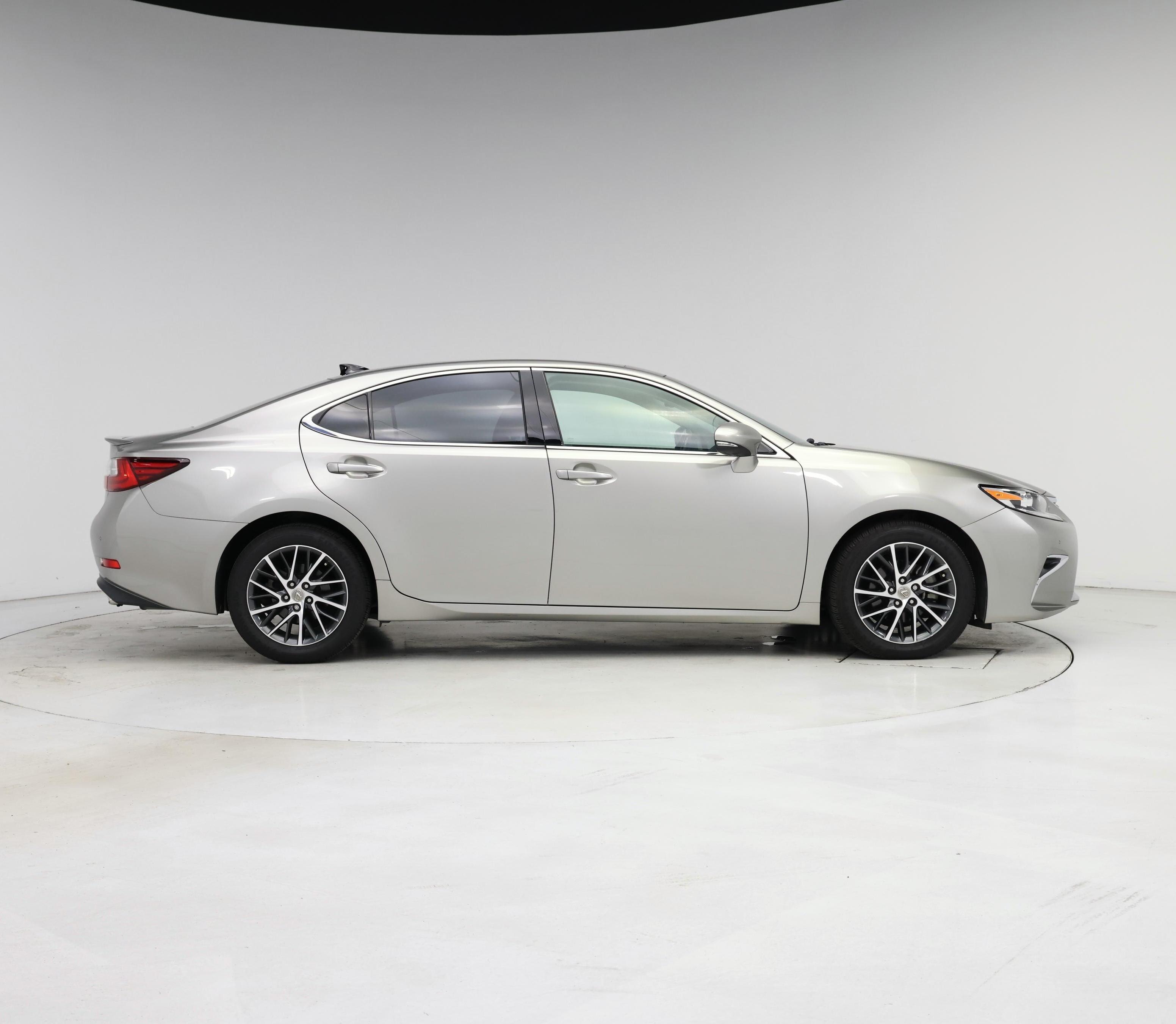 Thumbnail: 2017 Lexus ES - 7