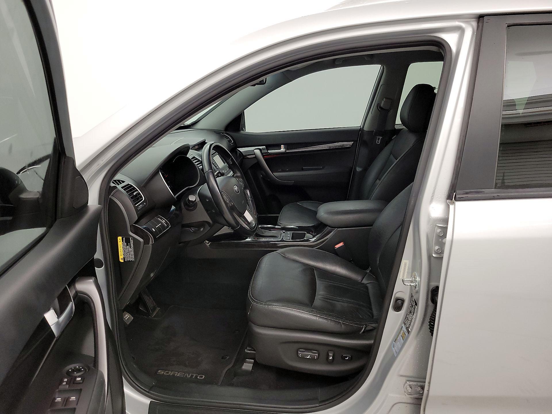 Thumbnail: 2015 Kia Sorento - 11