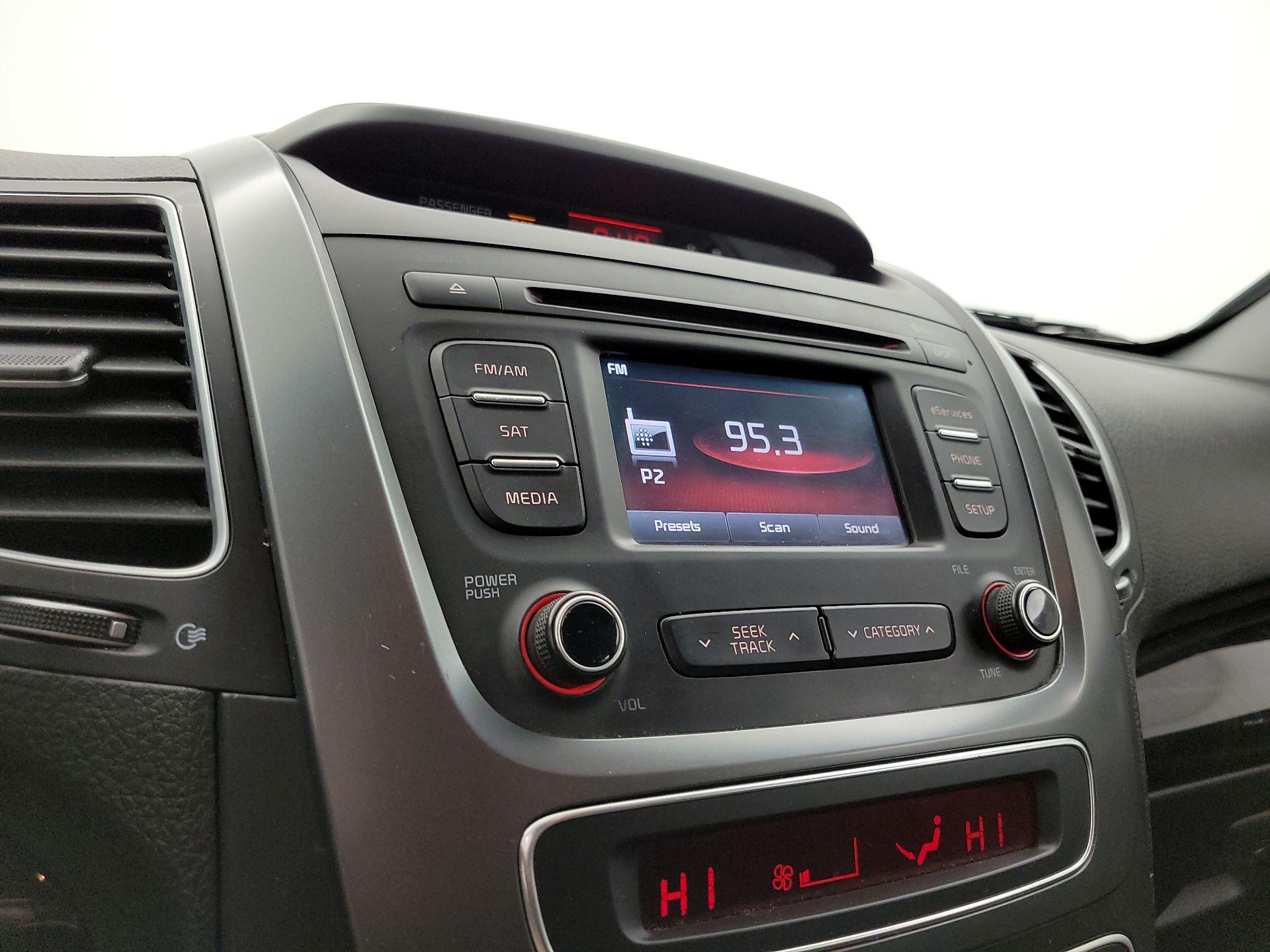 Thumbnail: 2015 Kia Sorento - 15