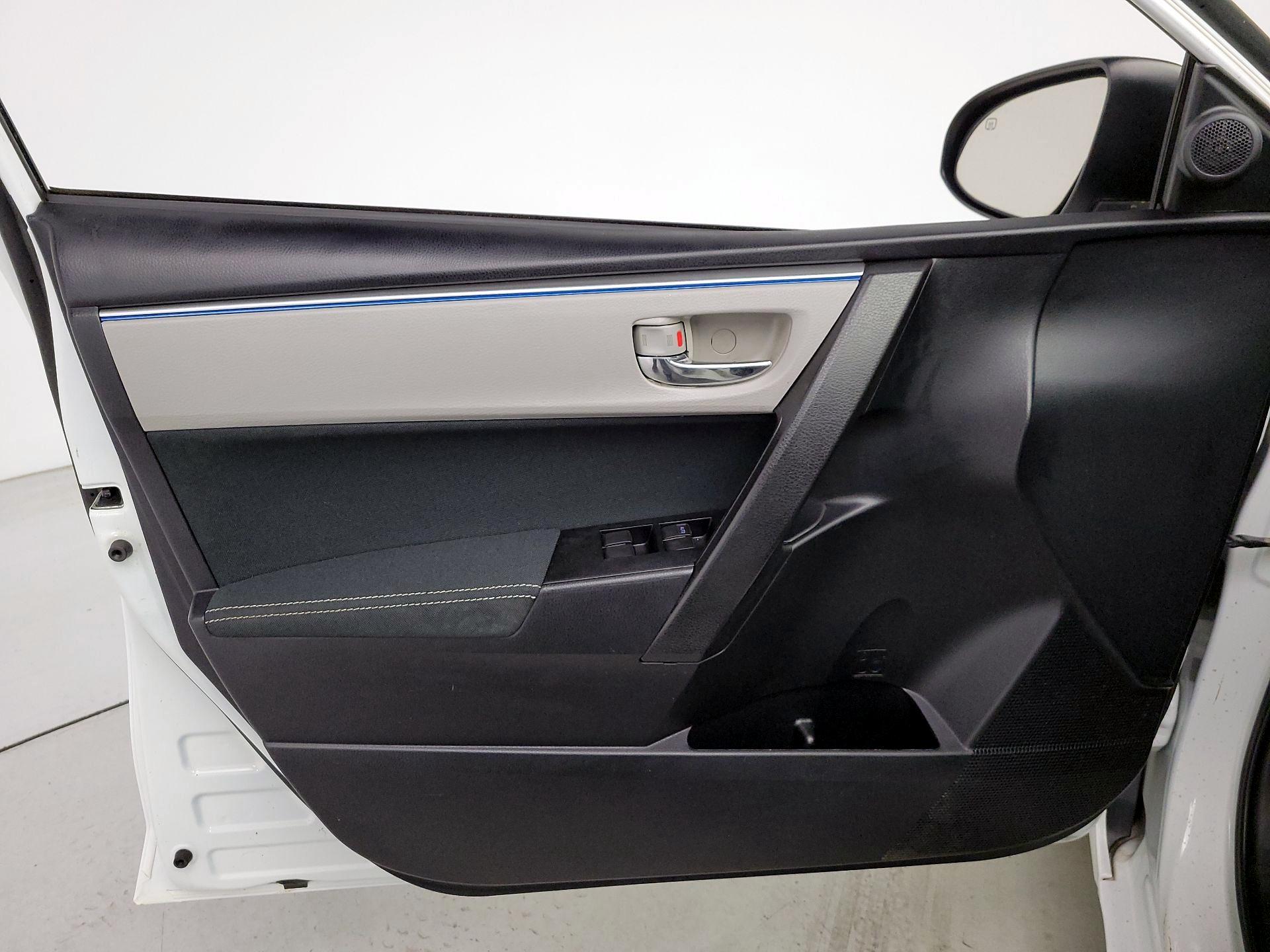 Thumbnail: 2016 Toyota Corolla - 12