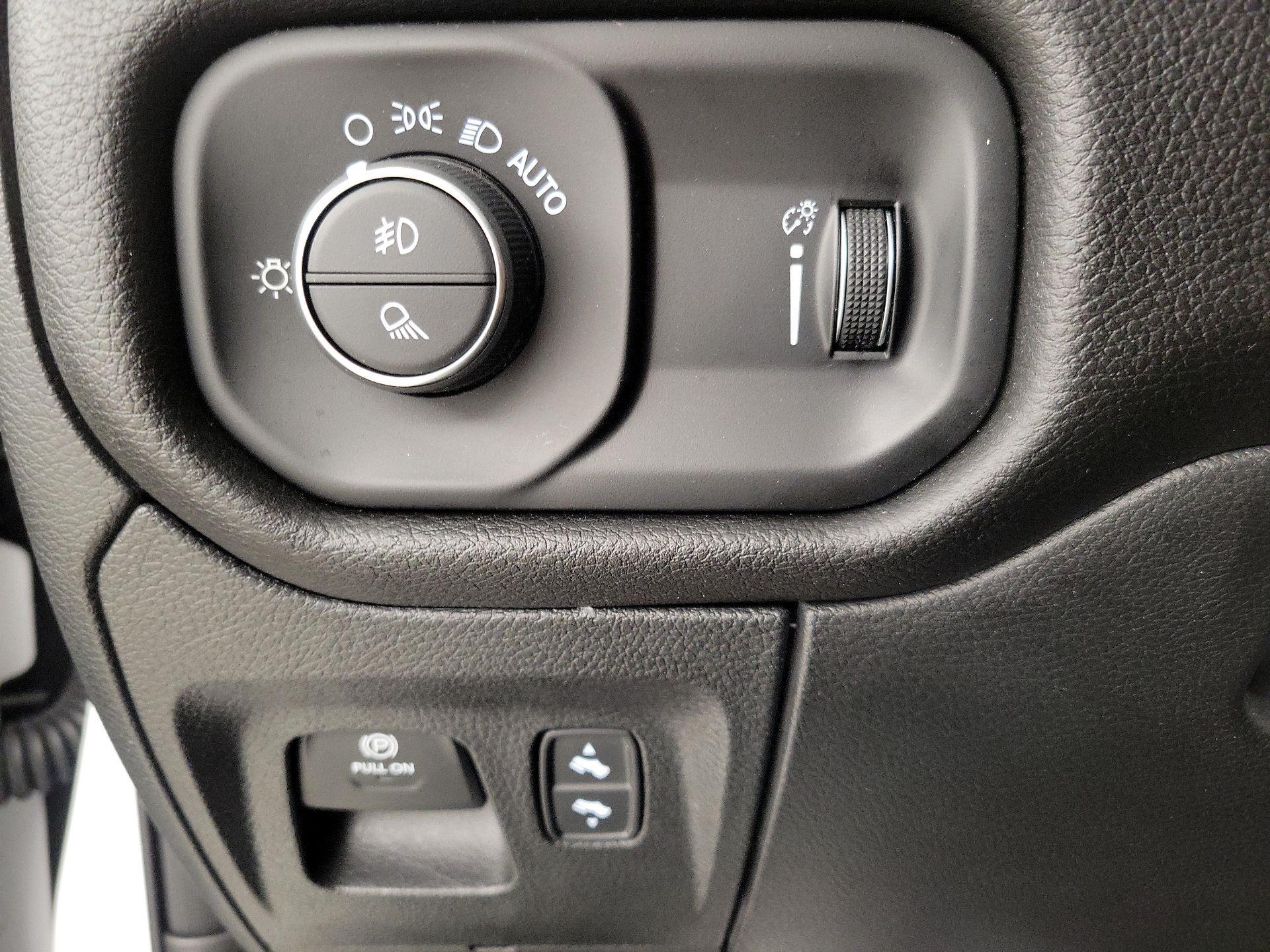 Thumbnail: 2025 RAM 1500 - 13