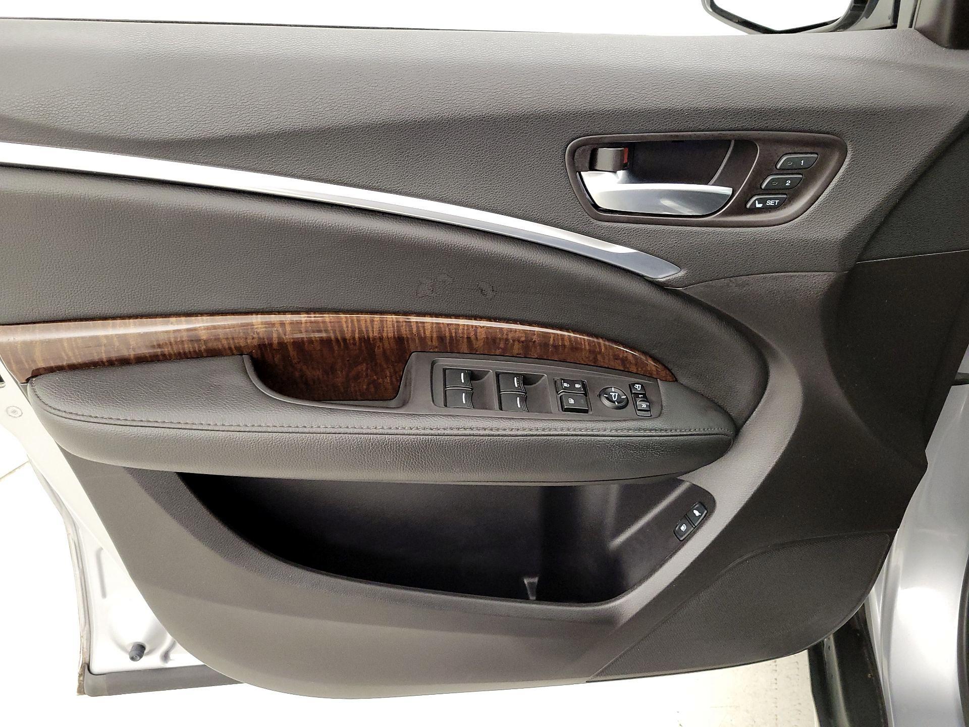 Thumbnail: 2017 Acura MDX - 12