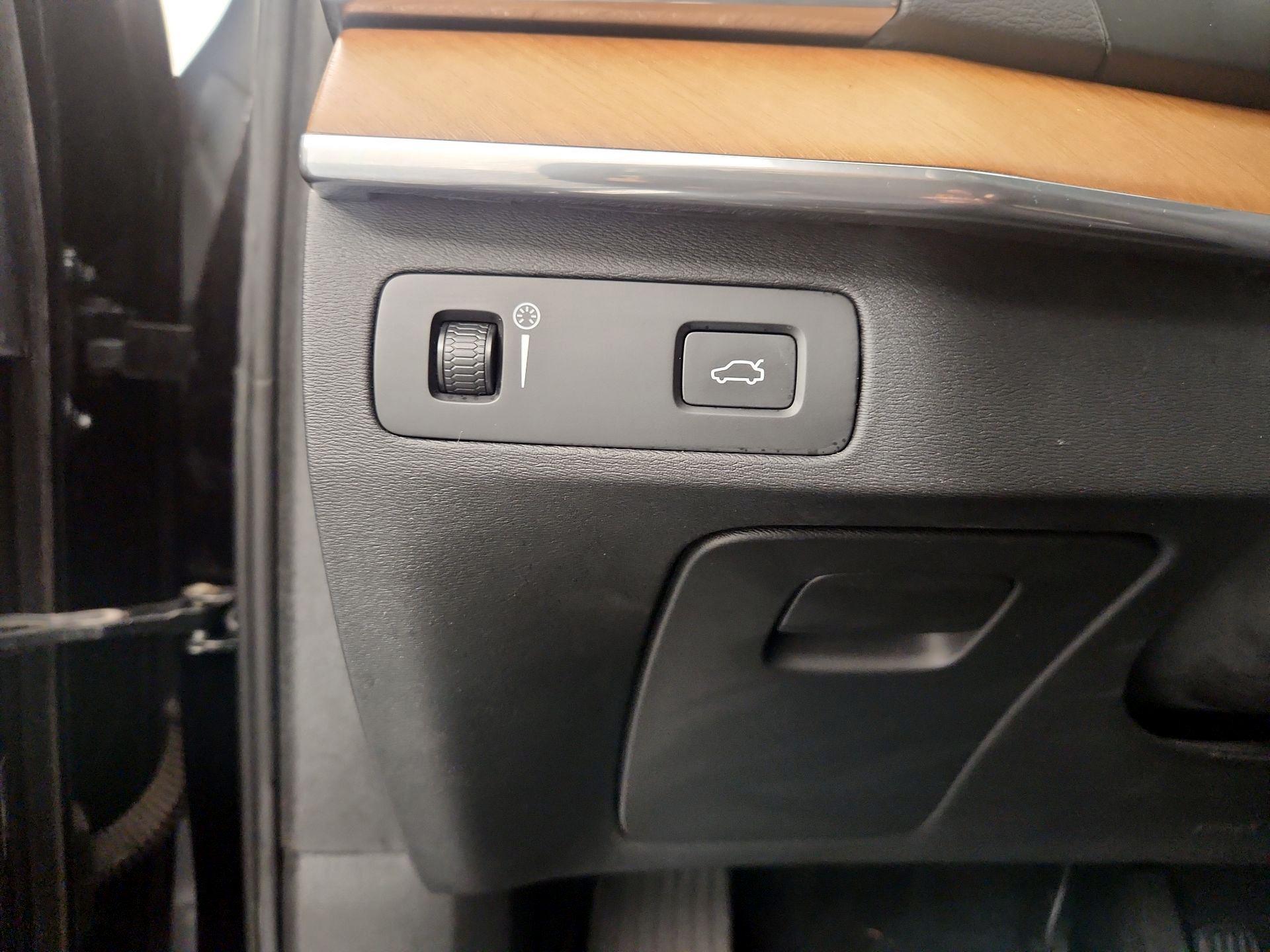 Thumbnail: 2018 Volvo XC90 - 13