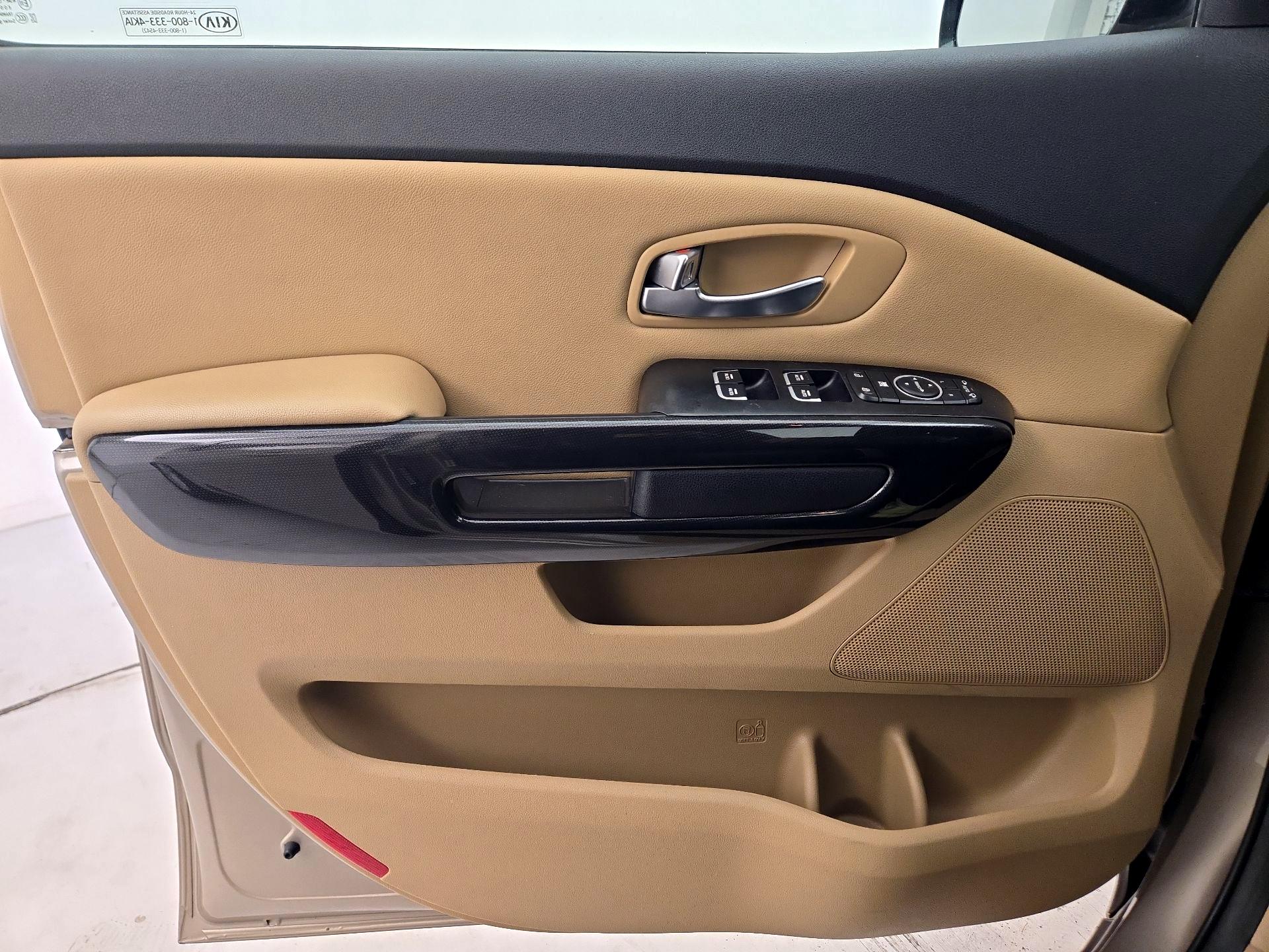 Thumbnail: 2015 Kia Sedona - 12