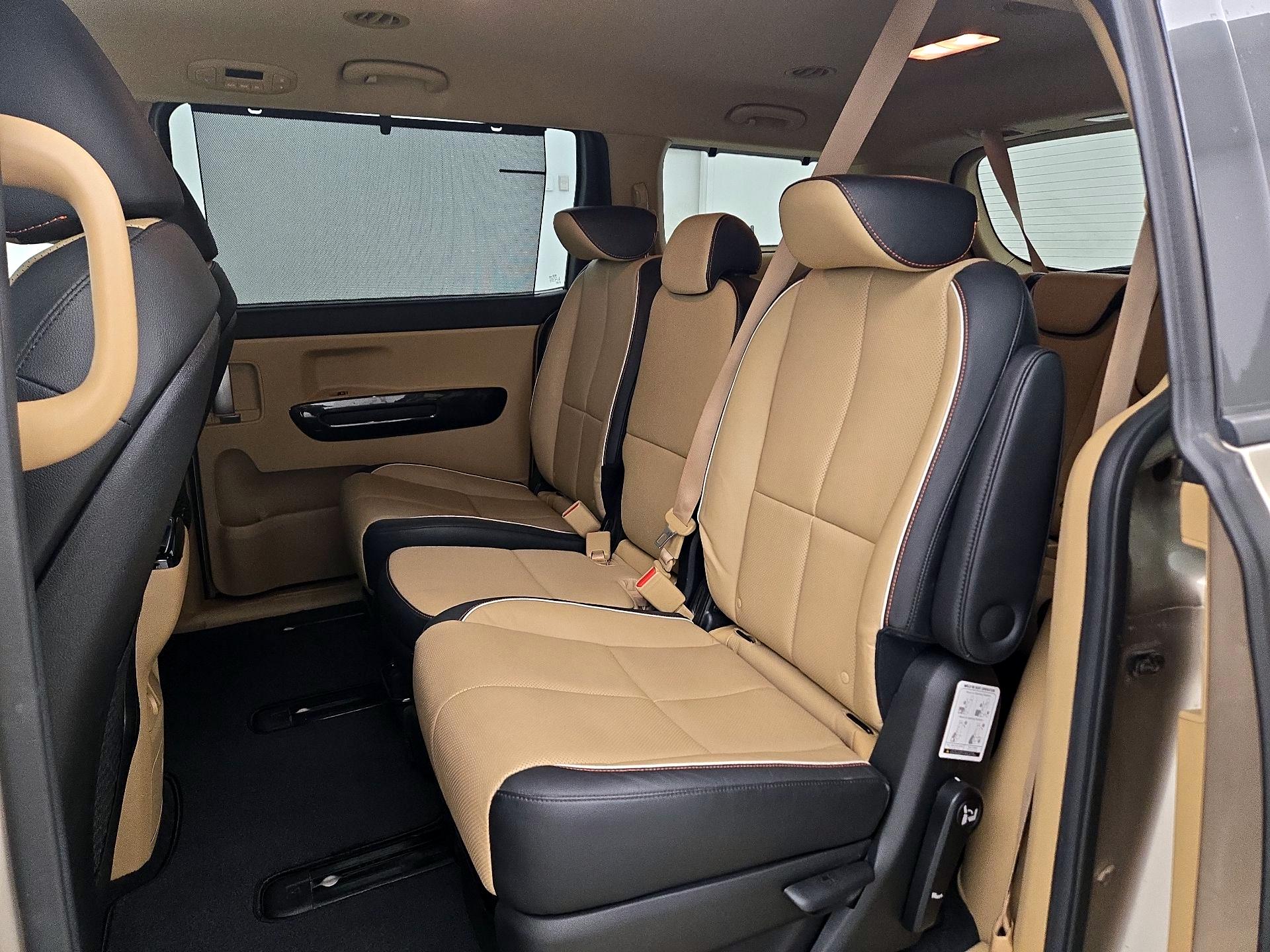 Thumbnail: 2015 Kia Sedona - 19